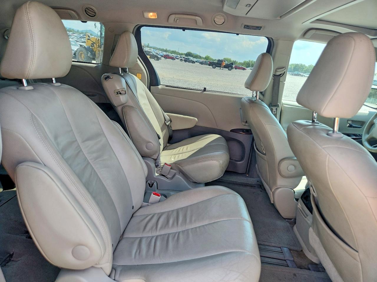 2012 Toyota Sienna Xle 8-passenger Green vin: 5TDYK3DC2CS239702