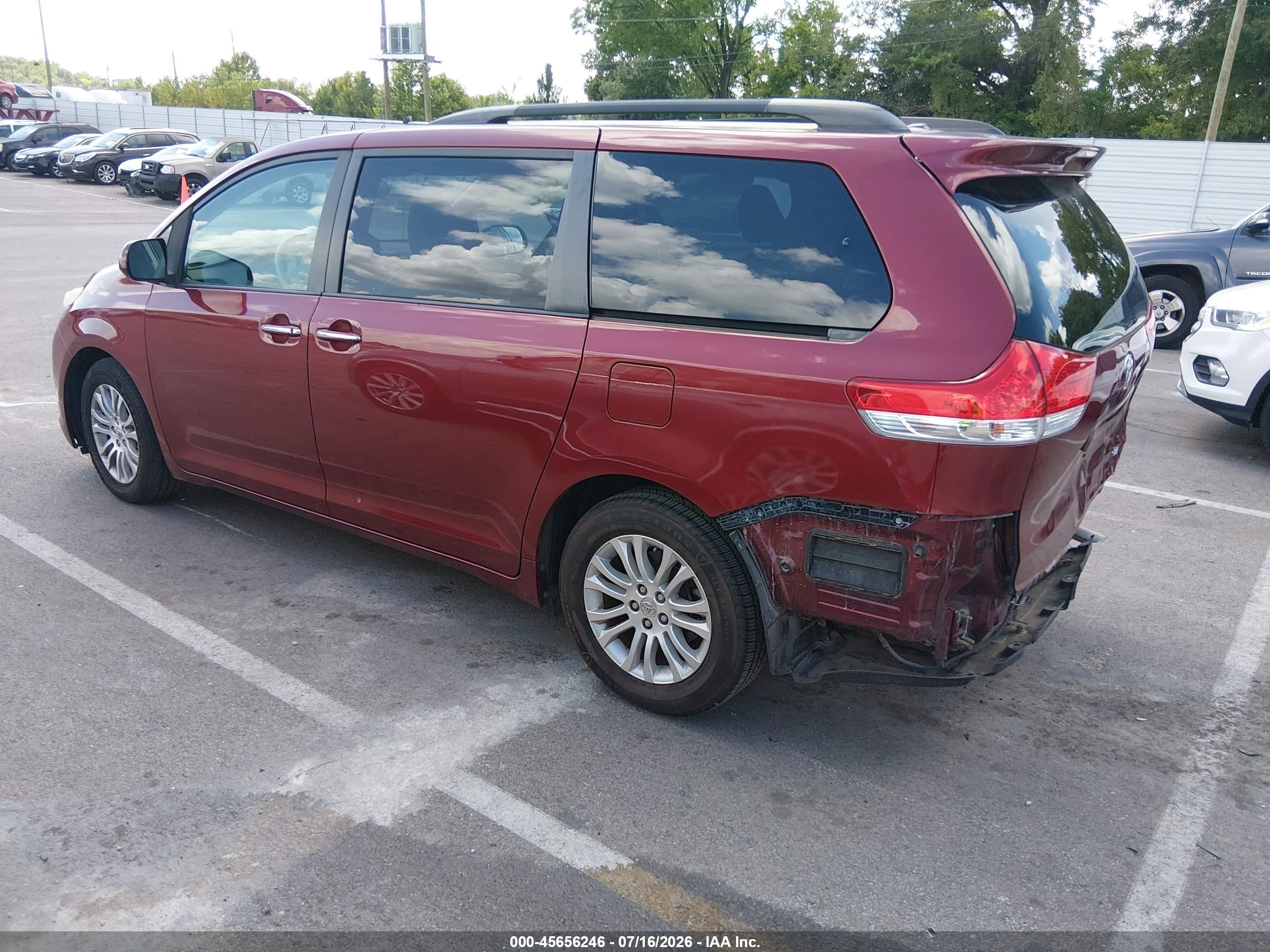 2012 Toyota Sienna Xle V6 8 Passenger Burgundy vin: 5TDYK3DC2CS253034