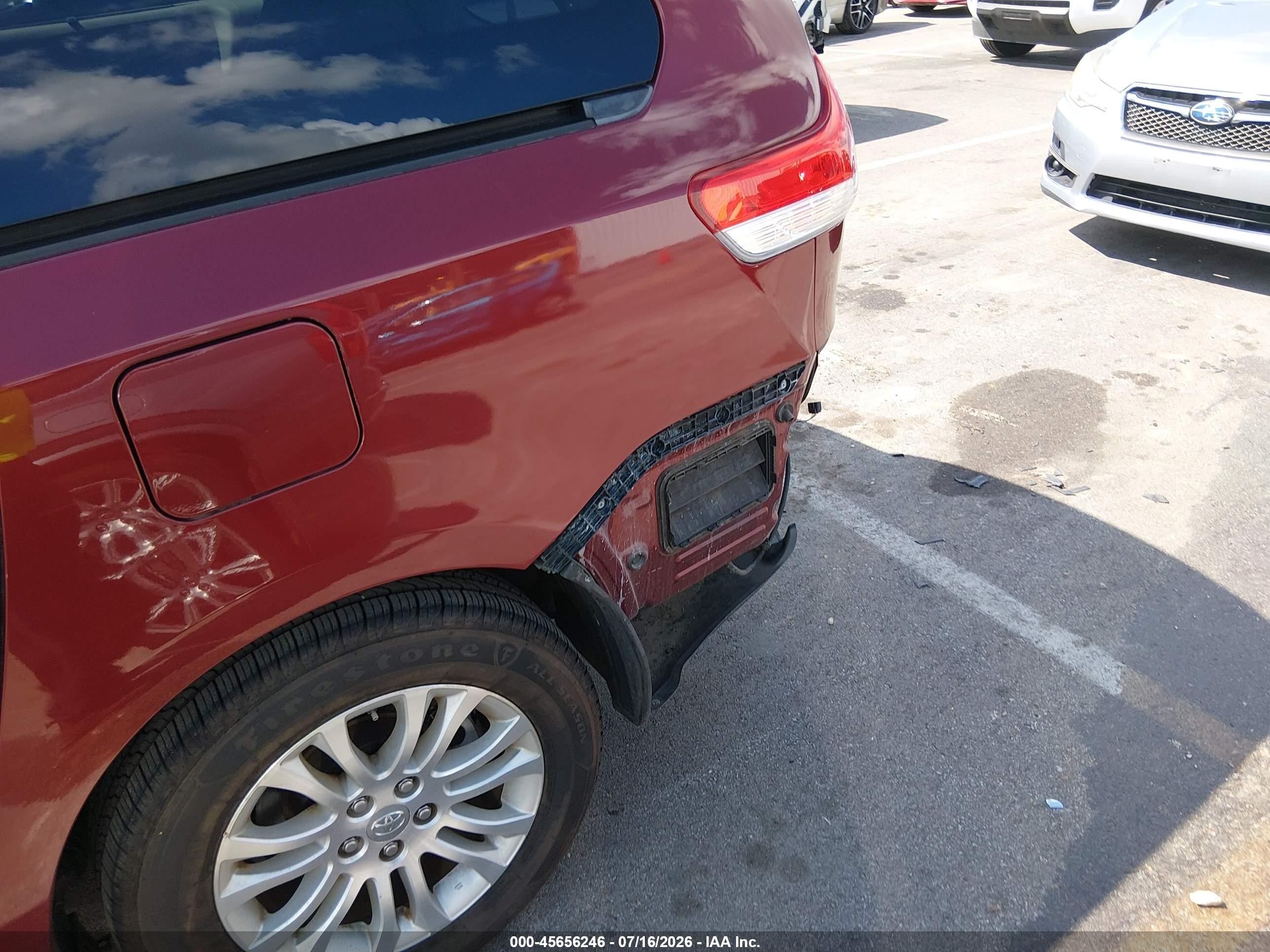 2012 Toyota Sienna Xle V6 8 Passenger Burgundy vin: 5TDYK3DC2CS253034