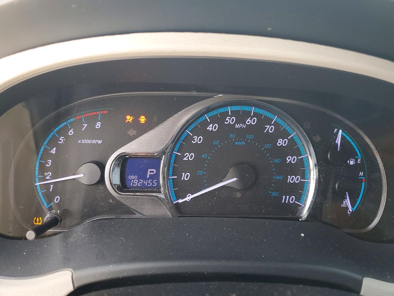 2012 Toyota Sienna Xle 8-passenger Silver vin: 5TDYK3DC2CS267757