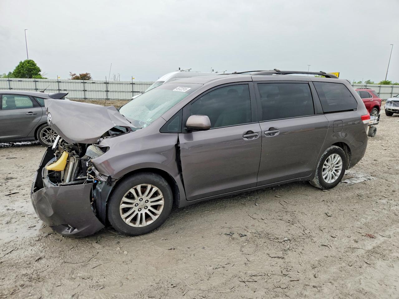 2012 Toyota Sienna Xle 8-passenger Gray vin: 5TDYK3DC2CS268438