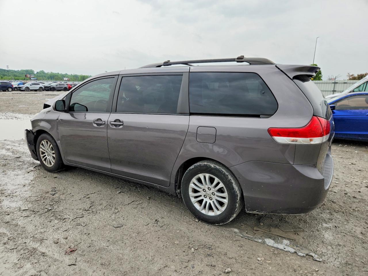 2012 Toyota Sienna Xle 8-passenger Gray vin: 5TDYK3DC2CS268438