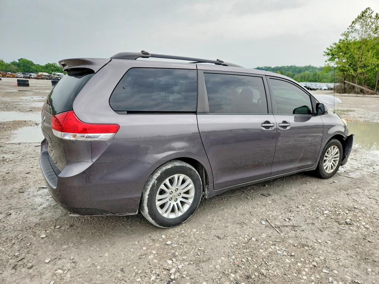 2012 Toyota Sienna Xle 8-passenger Gray vin: 5TDYK3DC2CS268438