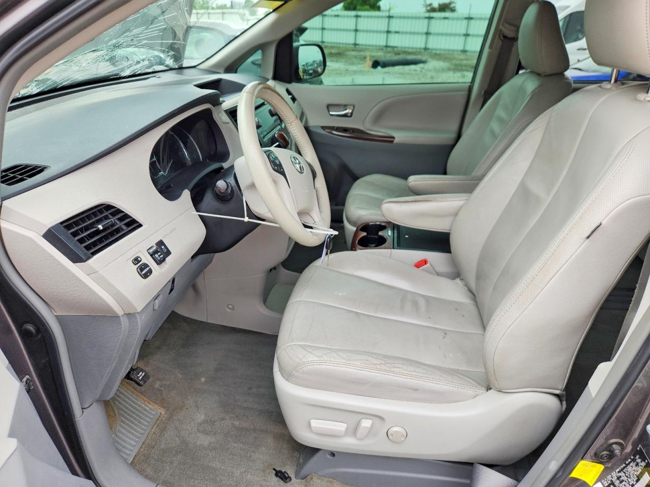 2012 Toyota Sienna Xle 8-passenger Gray vin: 5TDYK3DC2CS268438