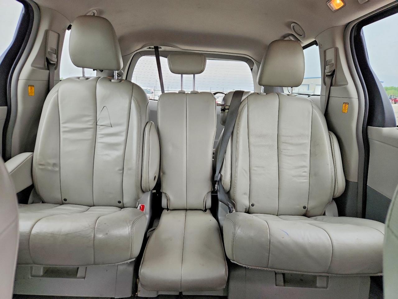 2012 Toyota Sienna Xle 8-passenger Gray vin: 5TDYK3DC2CS268438