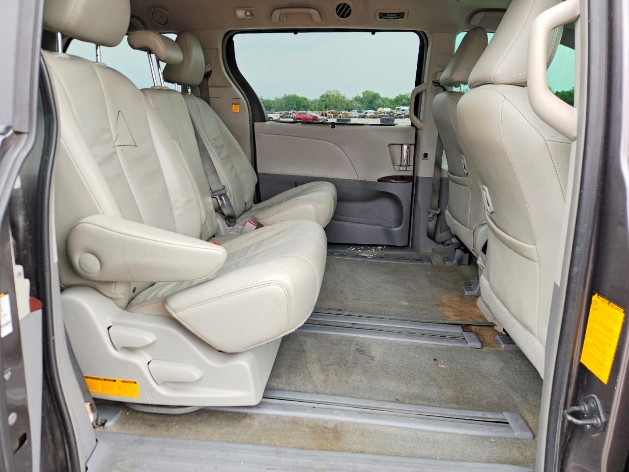 2012 Toyota Sienna Xle 8-passenger Gray vin: 5TDYK3DC2CS268438