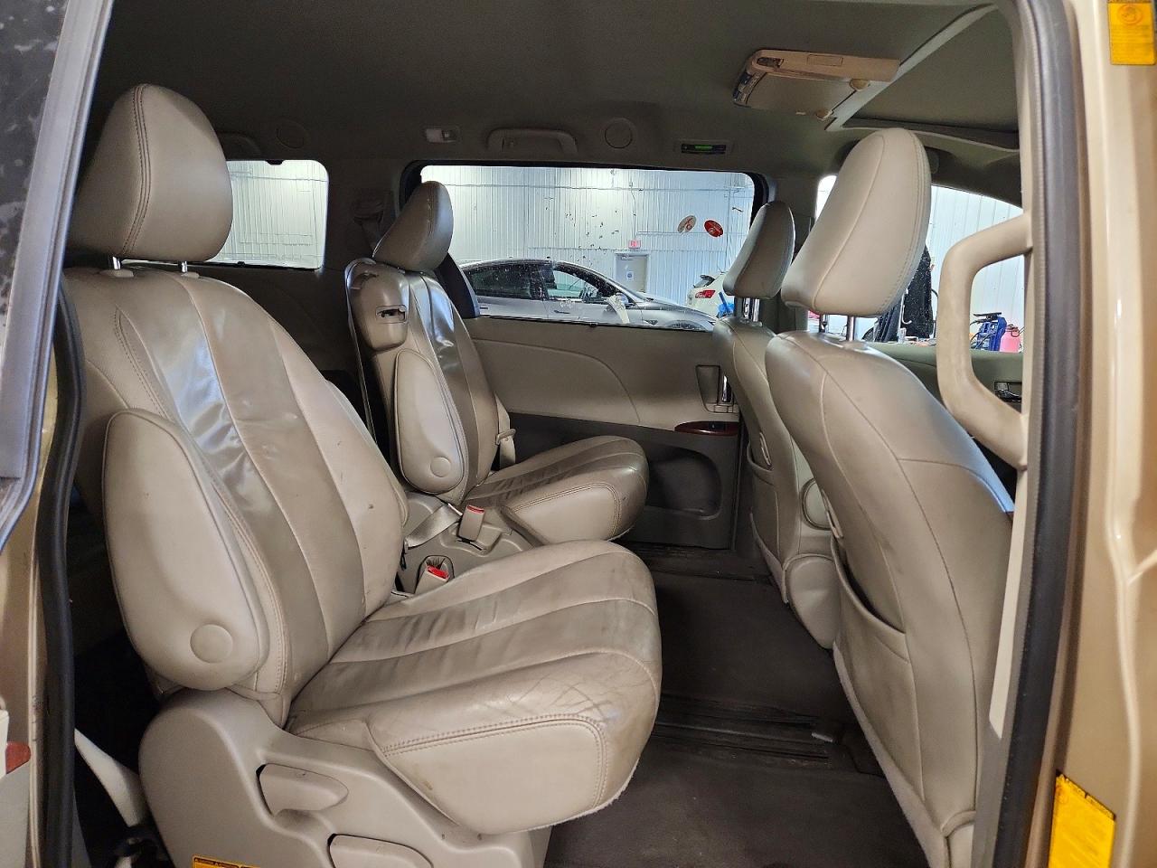 2013 Toyota Sienna Xle 8-passenger Tan vin: 5TDYK3DC2DS317591