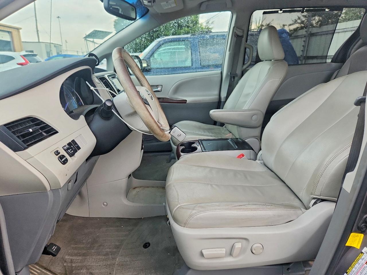 2013 Toyota Sienna Xle 8-passenger Серый vin: 5TDYK3DC2DS321592