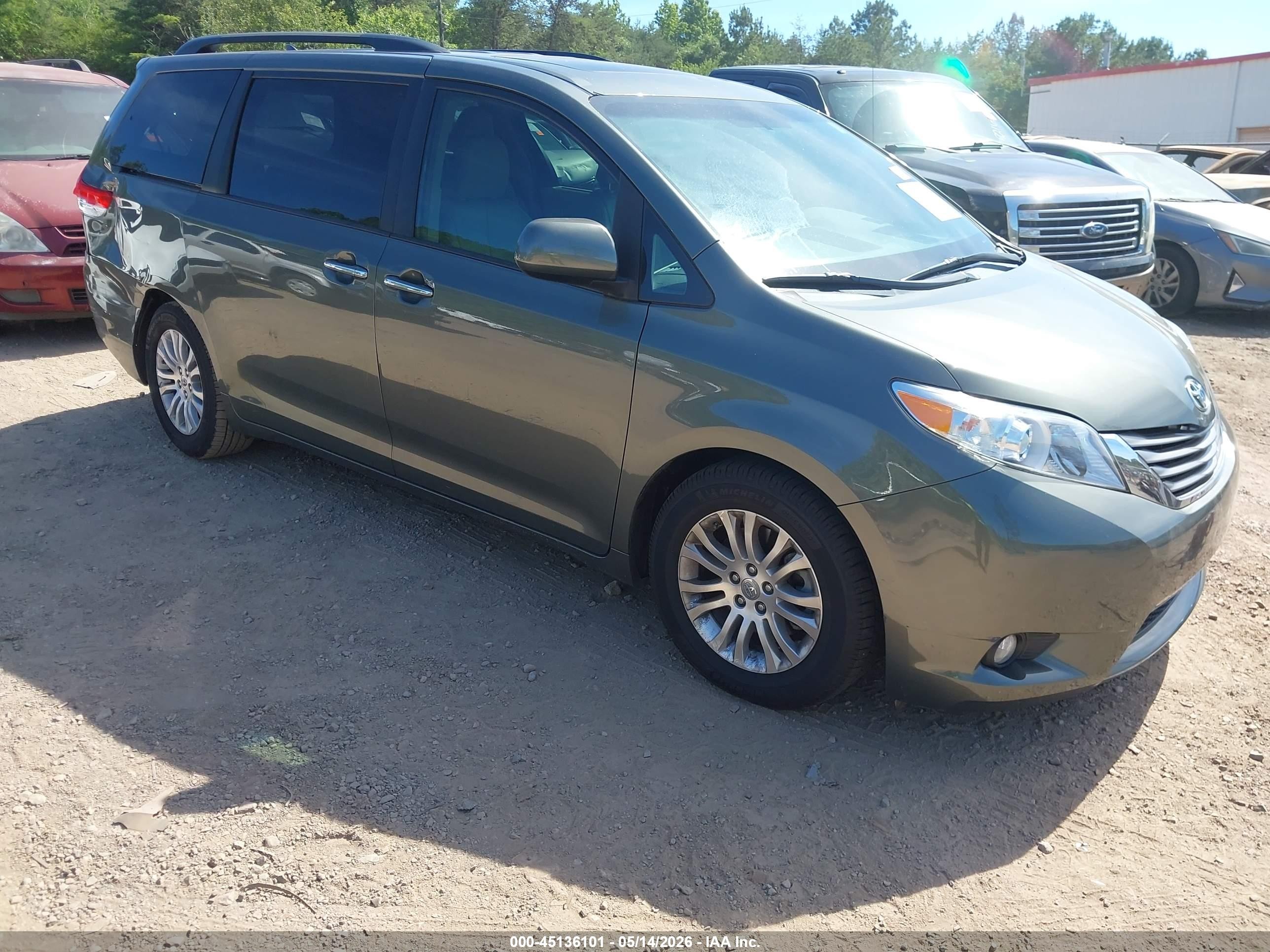 2013 Toyota Sienna Xle V6 8 Passenger Black vin: 5TDYK3DC2DS324766