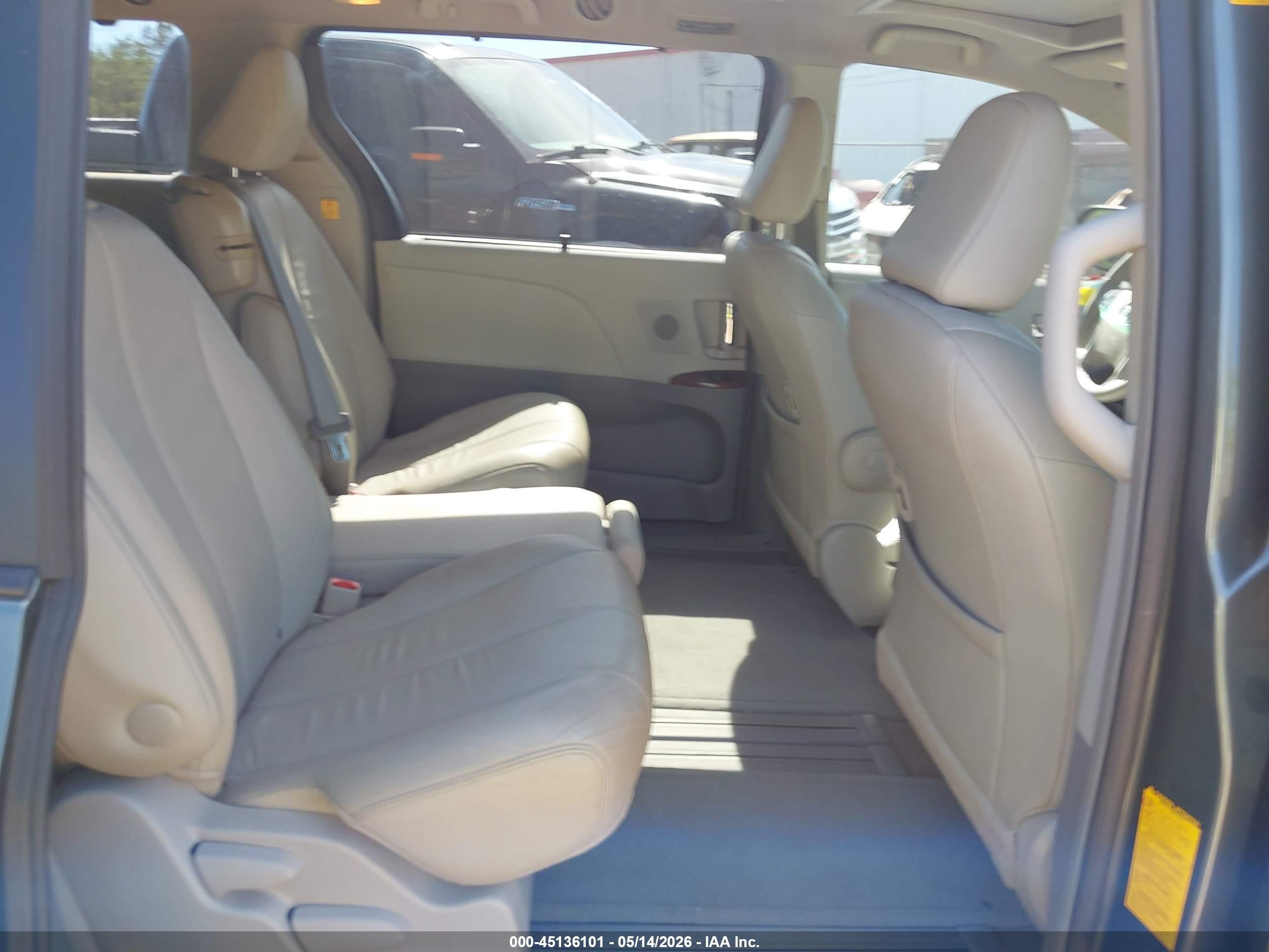 2013 Toyota Sienna Xle V6 8 Passenger Black vin: 5TDYK3DC2DS324766