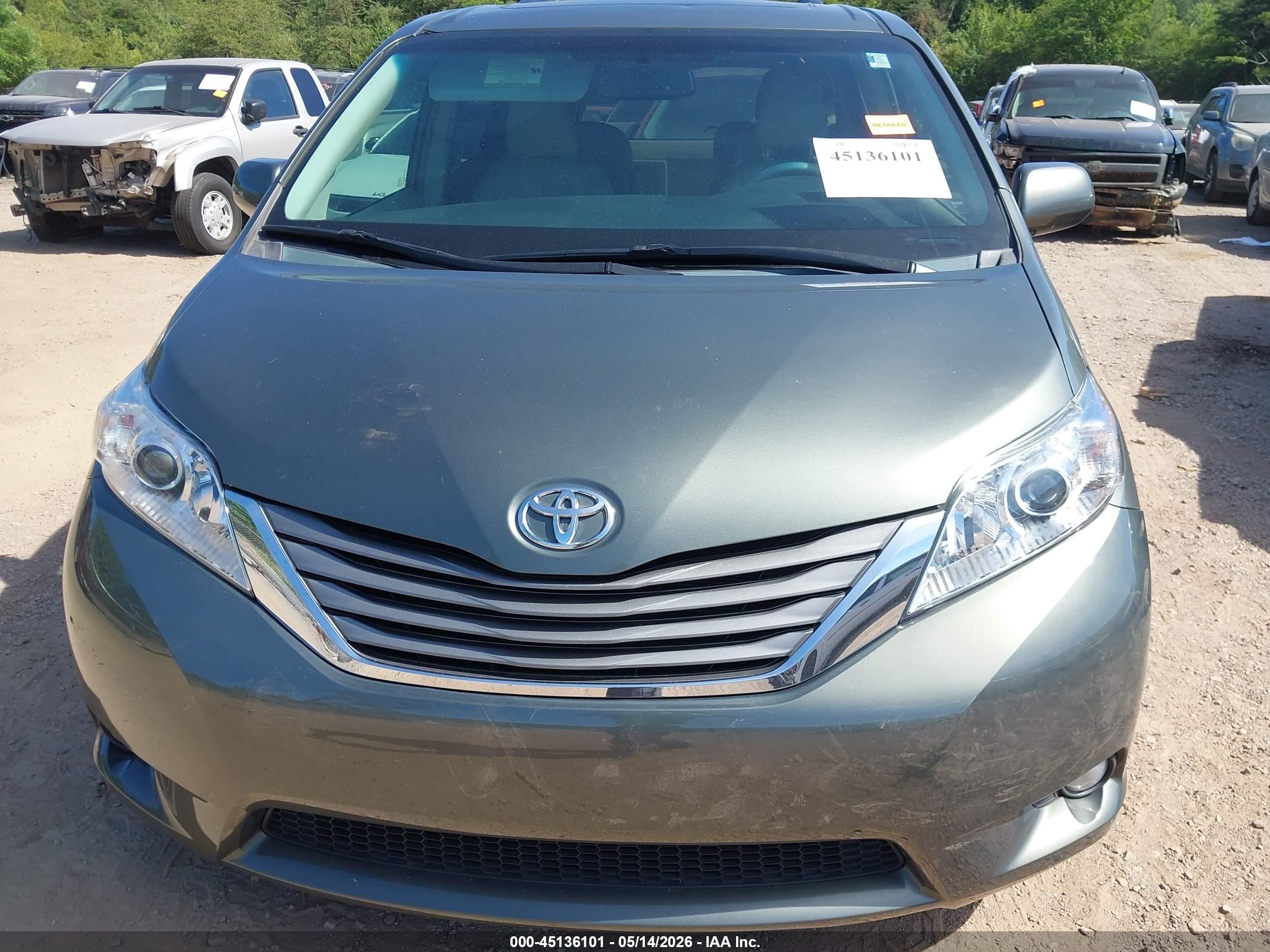 2013 Toyota Sienna Xle V6 8 Passenger Black vin: 5TDYK3DC2DS324766
