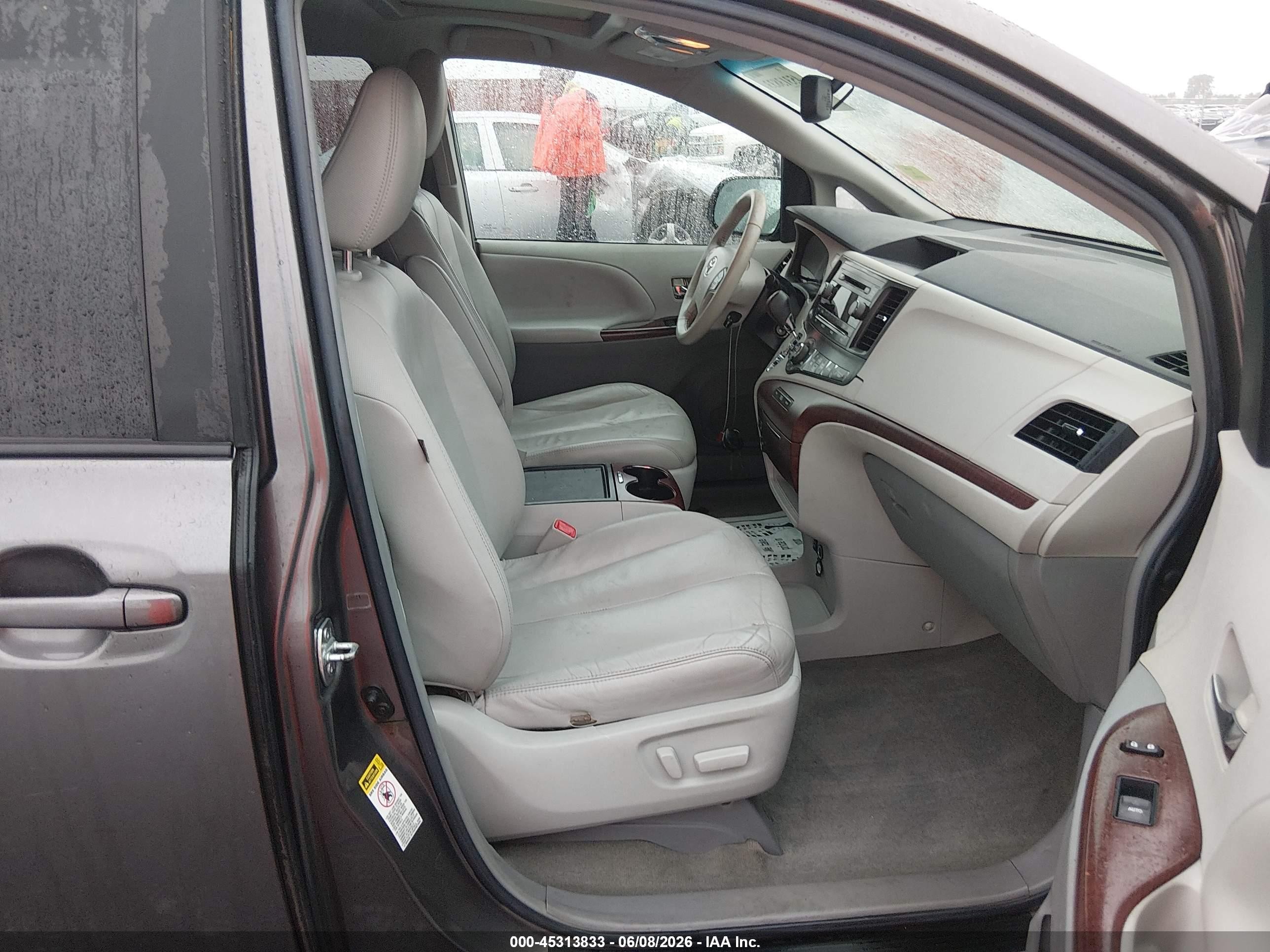 2013 Toyota Sienna Xle V6 8 Passenger Gray vin: 5TDYK3DC2DS336528