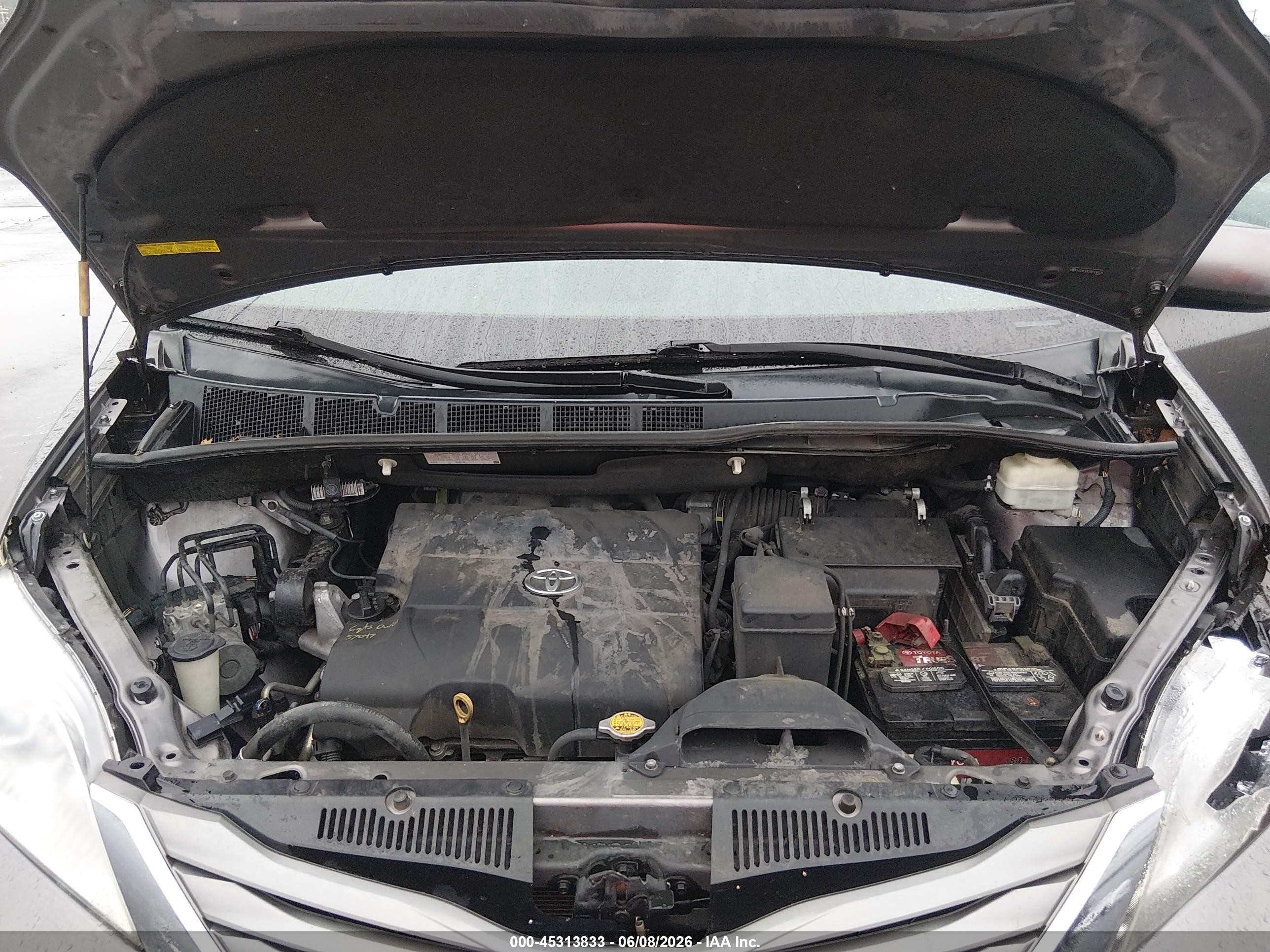 2013 Toyota Sienna Xle V6 8 Passenger Gray vin: 5TDYK3DC2DS336528