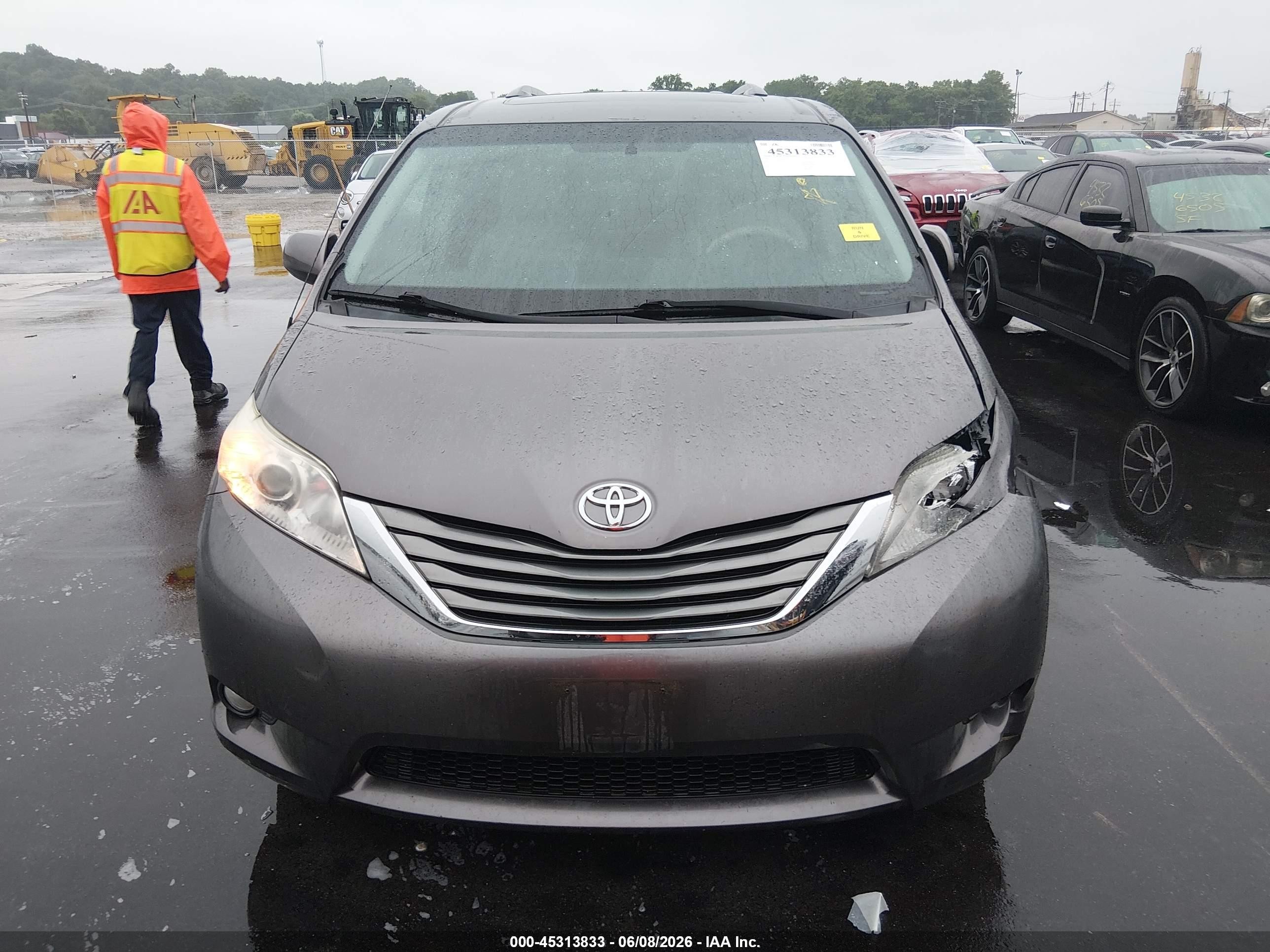2013 Toyota Sienna Xle V6 8 Passenger Gray vin: 5TDYK3DC2DS336528