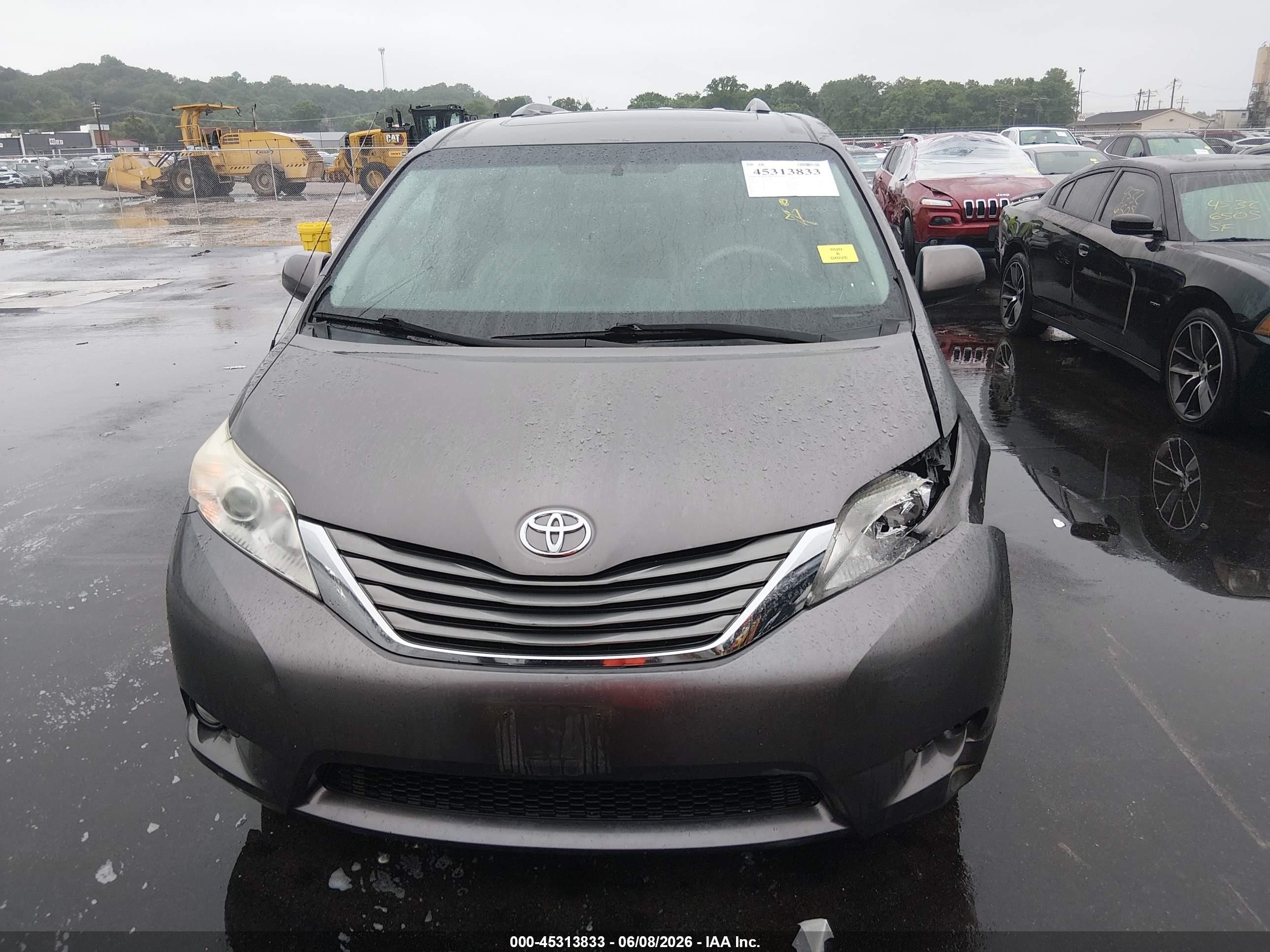2013 Toyota Sienna Xle V6 8 Passenger Gray vin: 5TDYK3DC2DS336528
