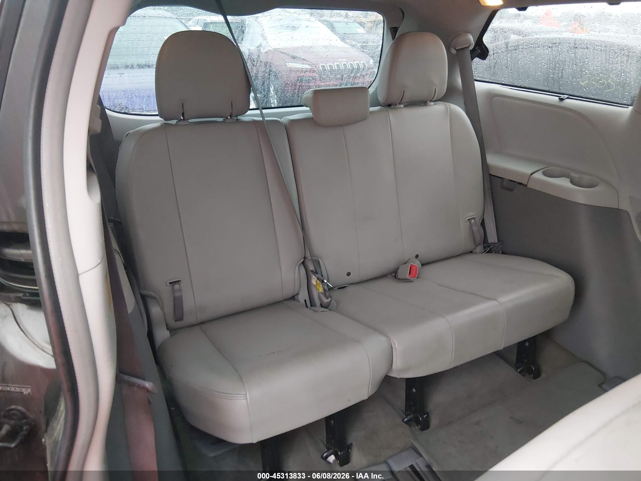 2013 Toyota Sienna Xle V6 8 Passenger Gray vin: 5TDYK3DC2DS336528