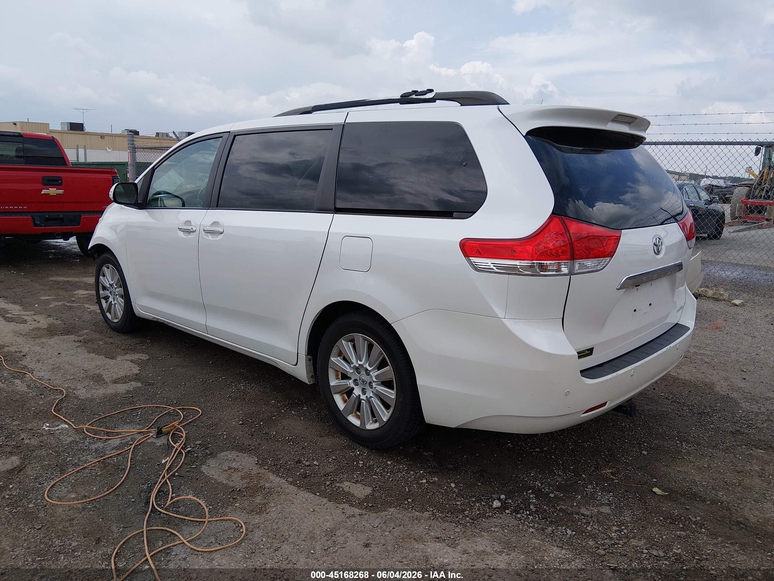 2013 Toyota Sienna Limited V6 7 Passenger White vin: 5TDYK3DC2DS338022