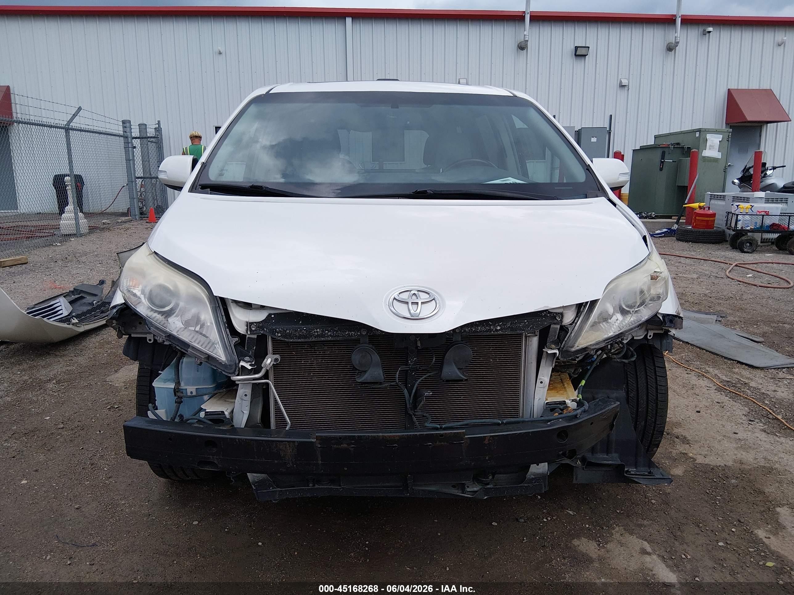 2013 Toyota Sienna Limited V6 7 Passenger White vin: 5TDYK3DC2DS338022