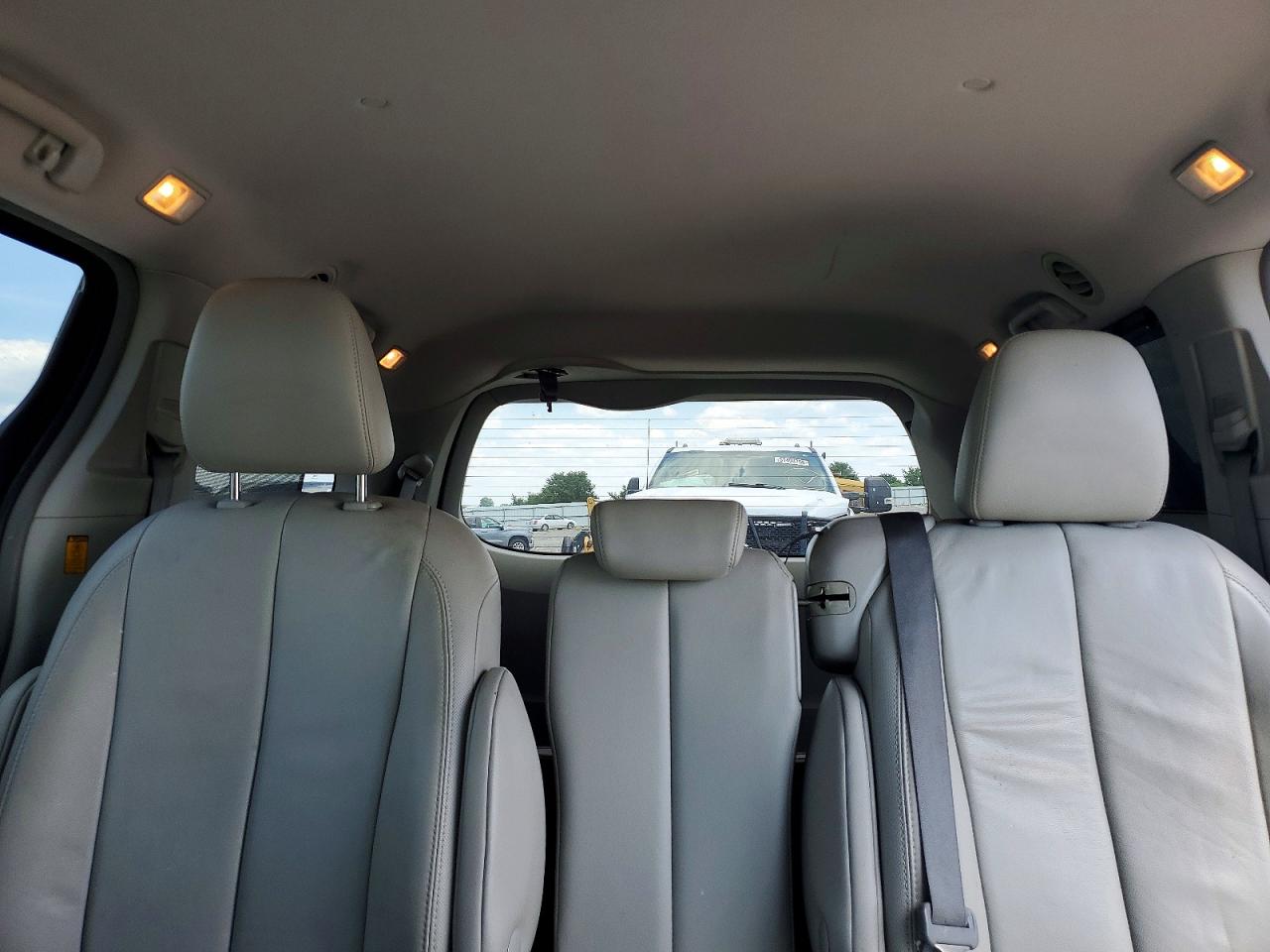 2013 Toyota Sienna Xle 8-passenger Gray vin: 5TDYK3DC2DS364328