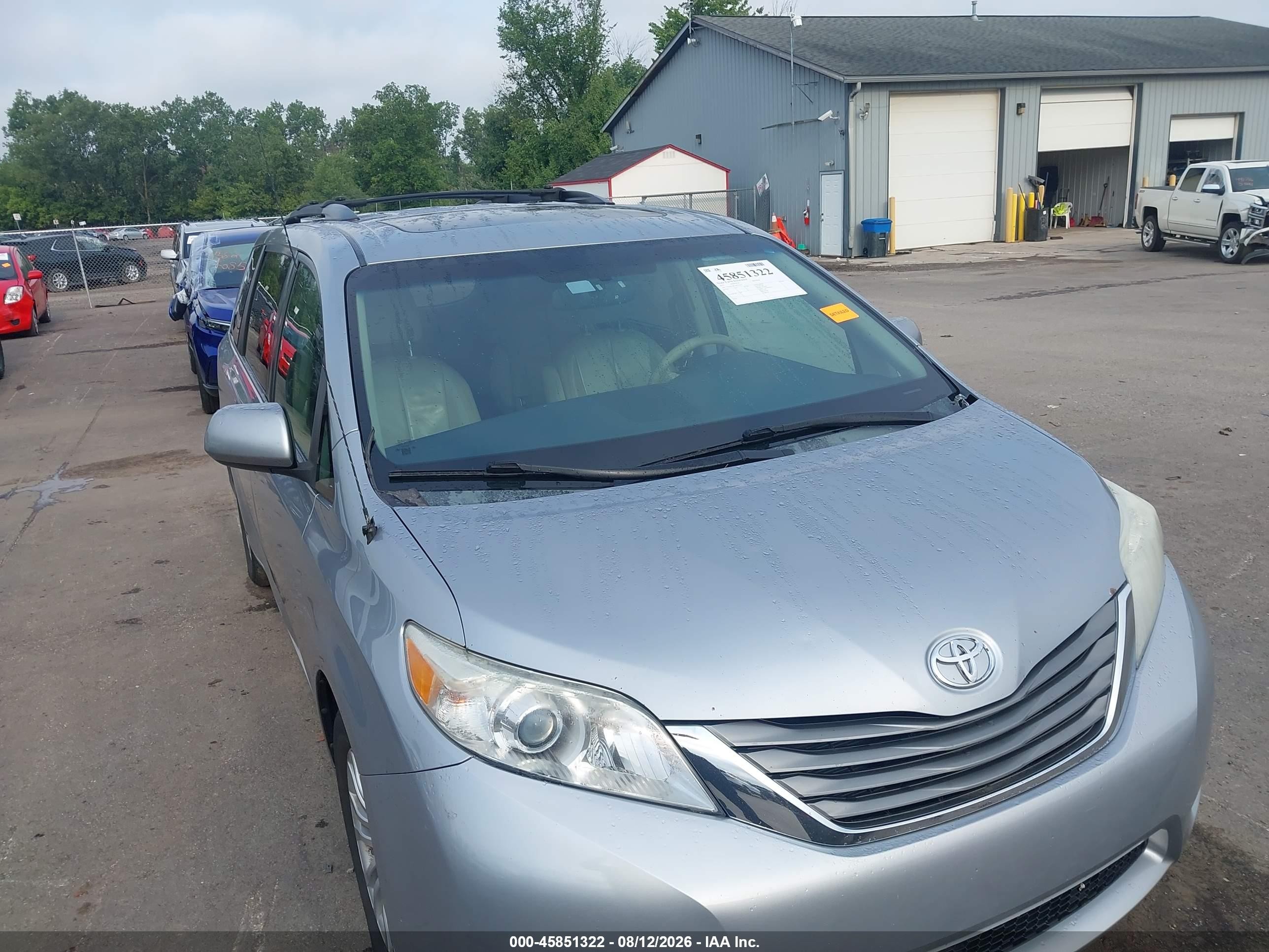2013 Toyota Sienna Xle V6 8 Passenger Silver vin: 5TDYK3DC2DS371411