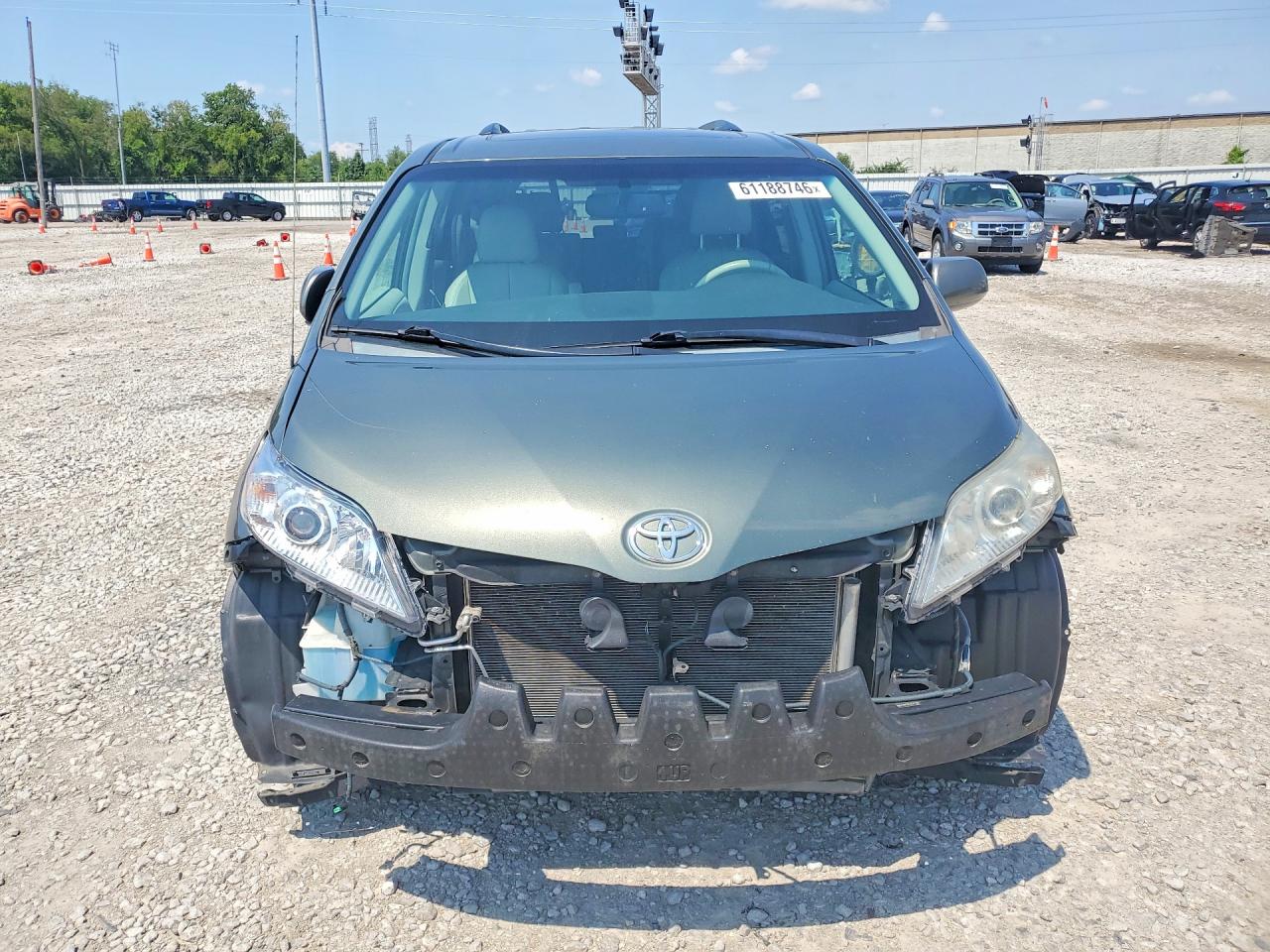 2013 Toyota Sienna Xle 8-passenger Green vin: 5TDYK3DC2DS377998