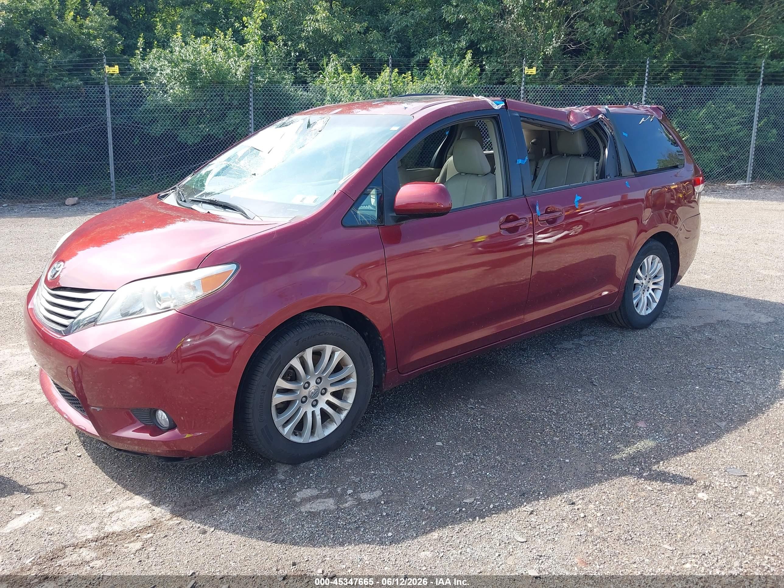2013 Toyota Sienna Xle V6 8 Passenger Burgundy vin: 5TDYK3DC2DS380495