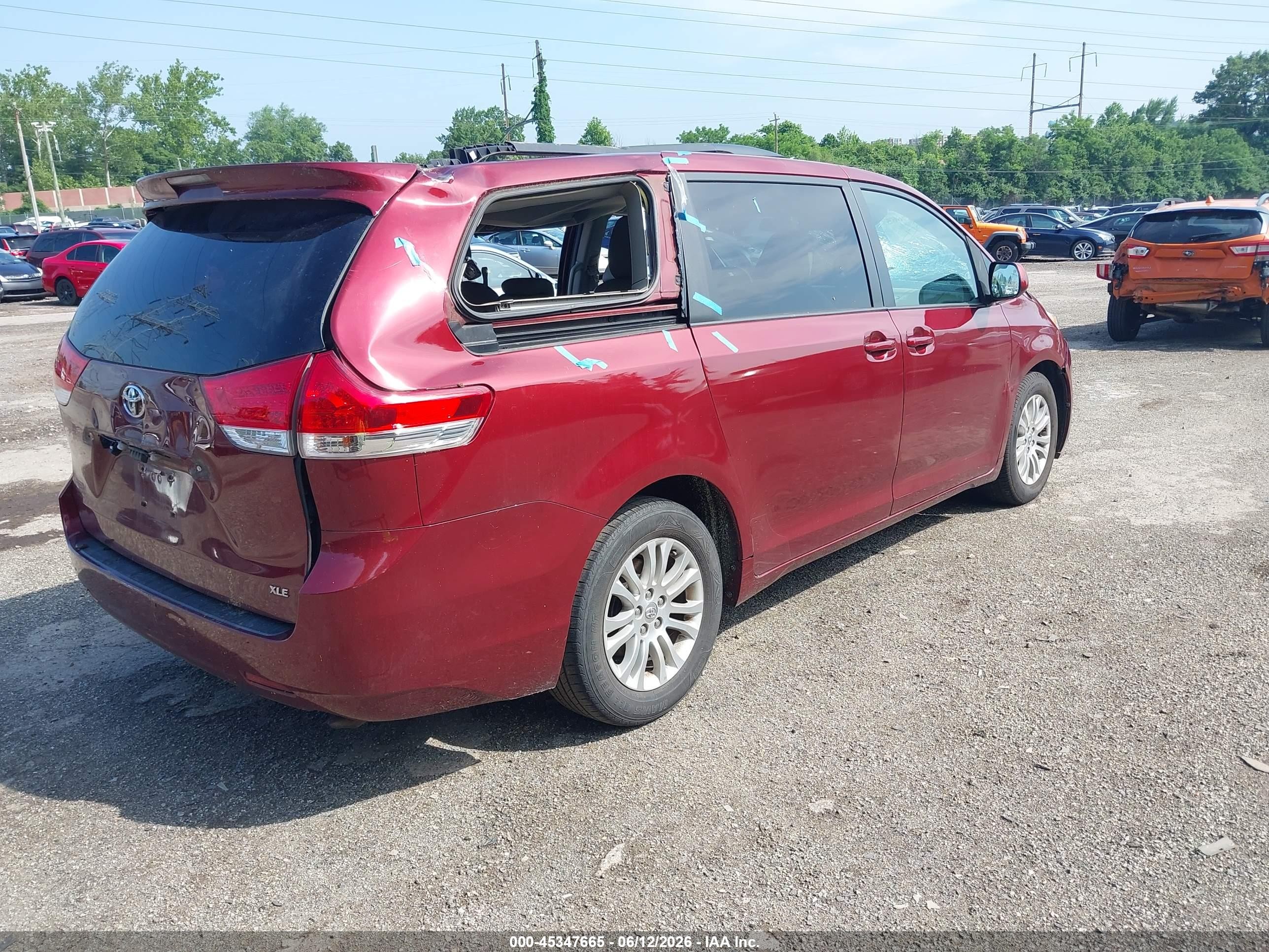 2013 Toyota Sienna Xle V6 8 Passenger Burgundy vin: 5TDYK3DC2DS380495