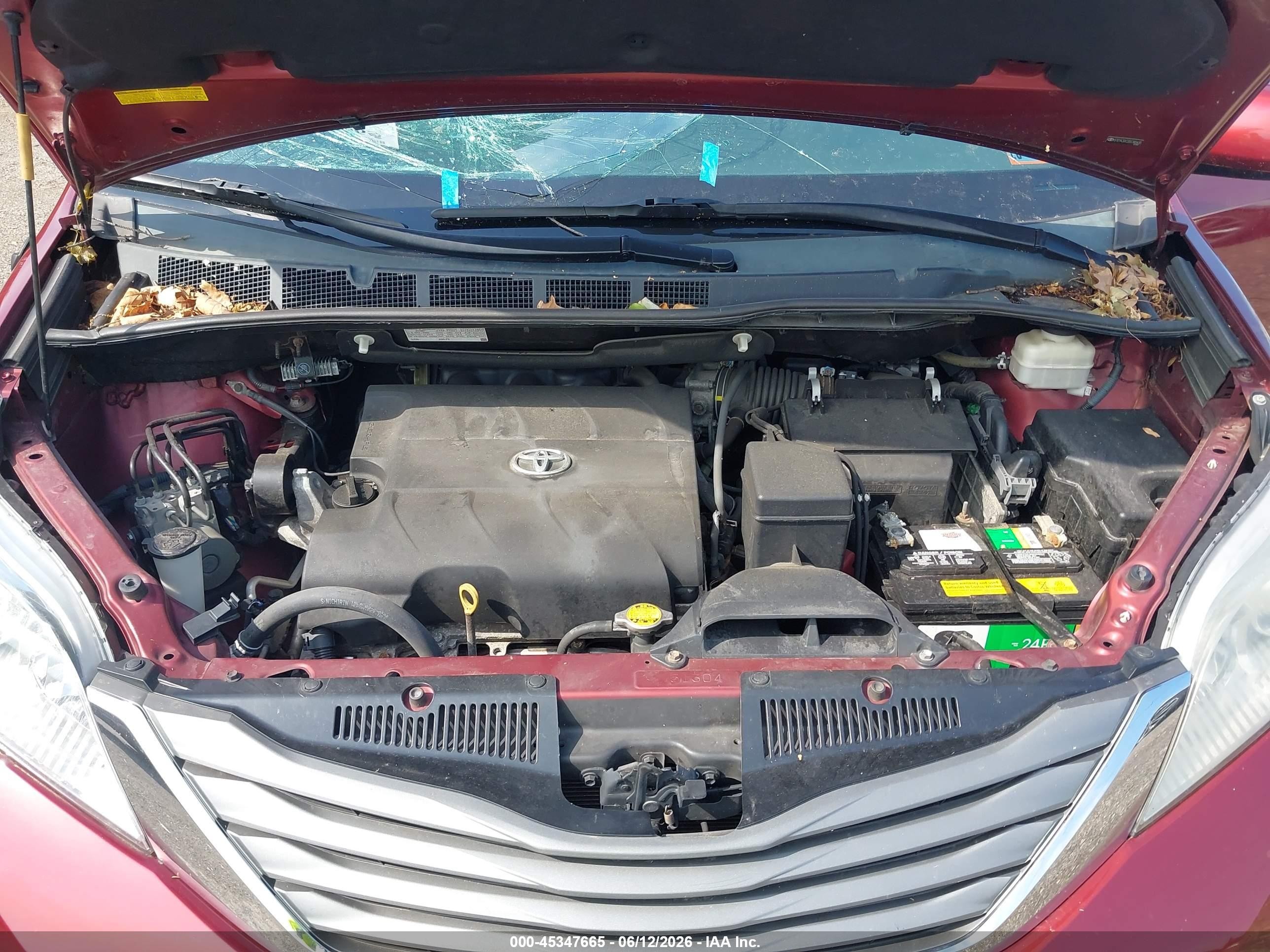 2013 Toyota Sienna Xle V6 8 Passenger Burgundy vin: 5TDYK3DC2DS380495