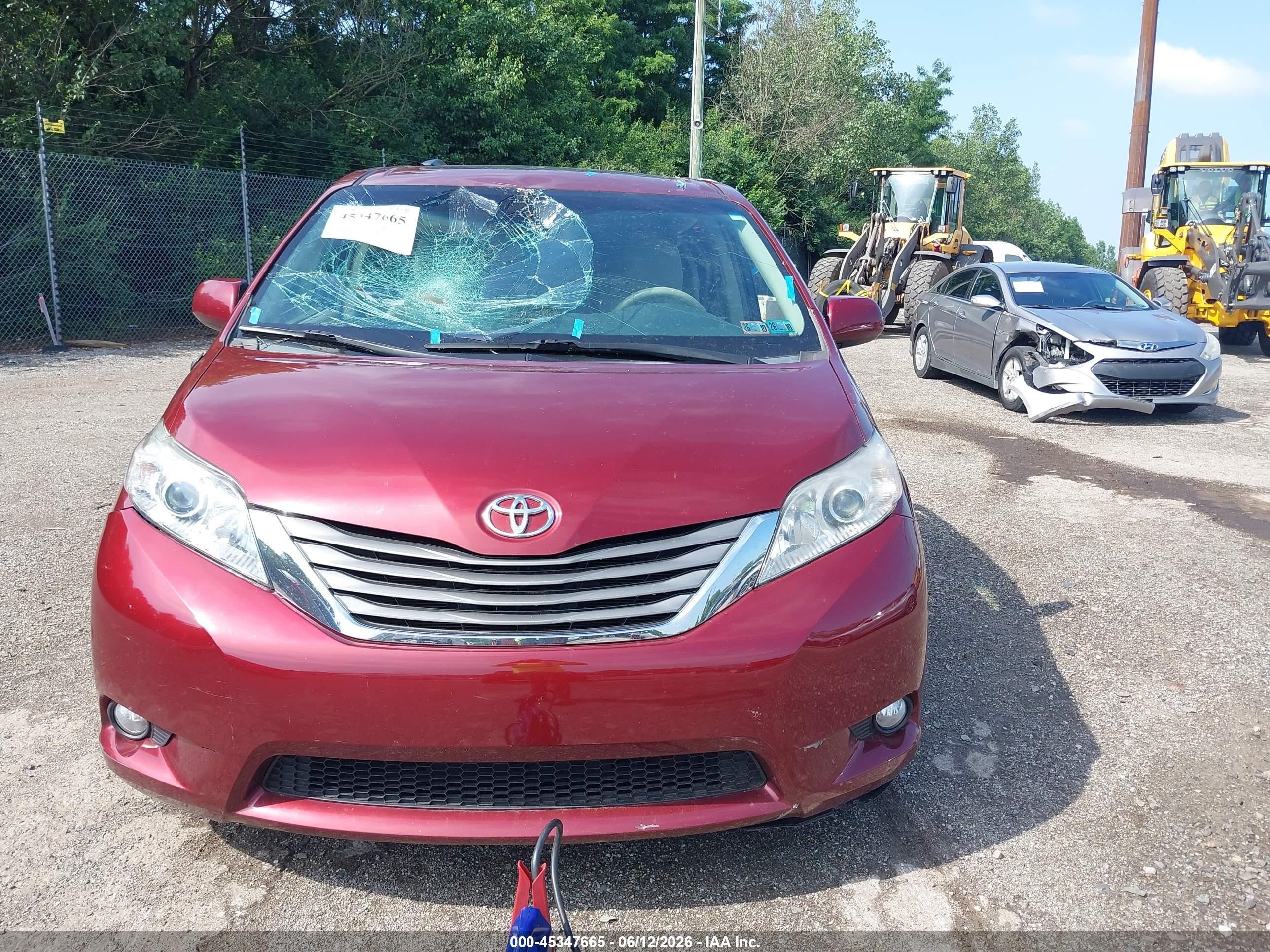 2013 Toyota Sienna Xle V6 8 Passenger Burgundy vin: 5TDYK3DC2DS380495