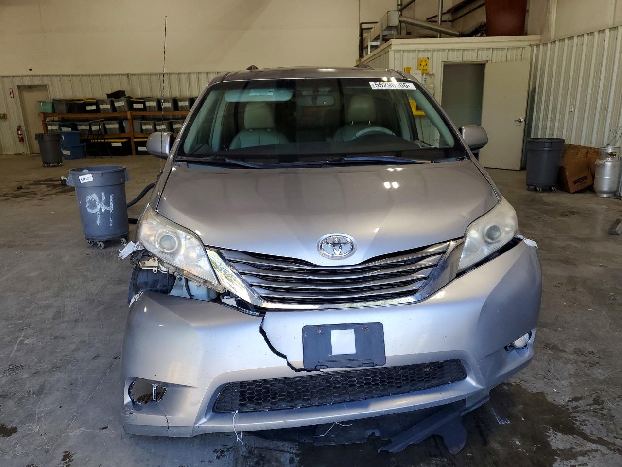 2013 Toyota Sienna Xle 8-passenger Серебряный vin: 5TDYK3DC2DS381629