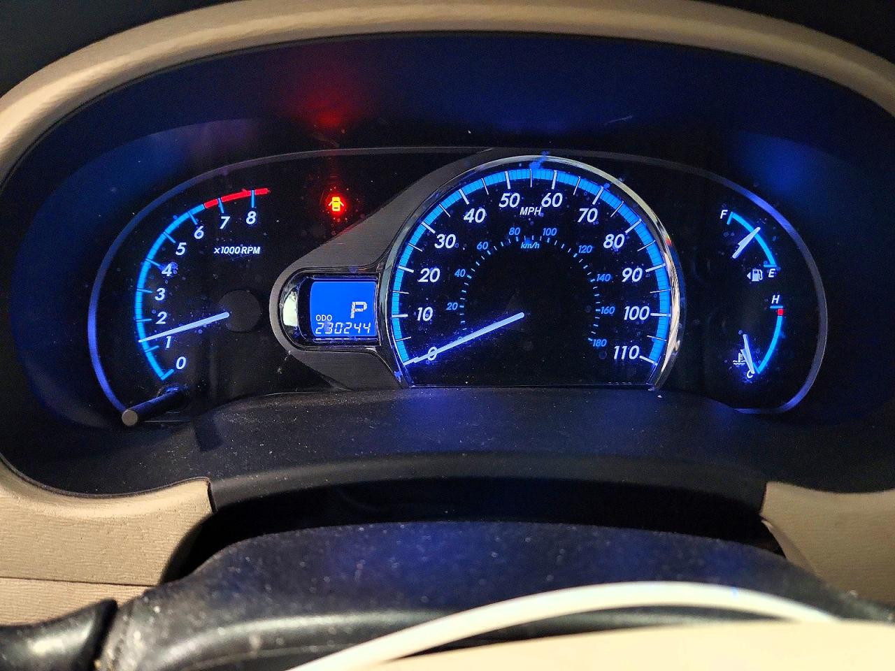 2014 Toyota Sienna Xle 8-passenger White vin: 5TDYK3DC2ES411942