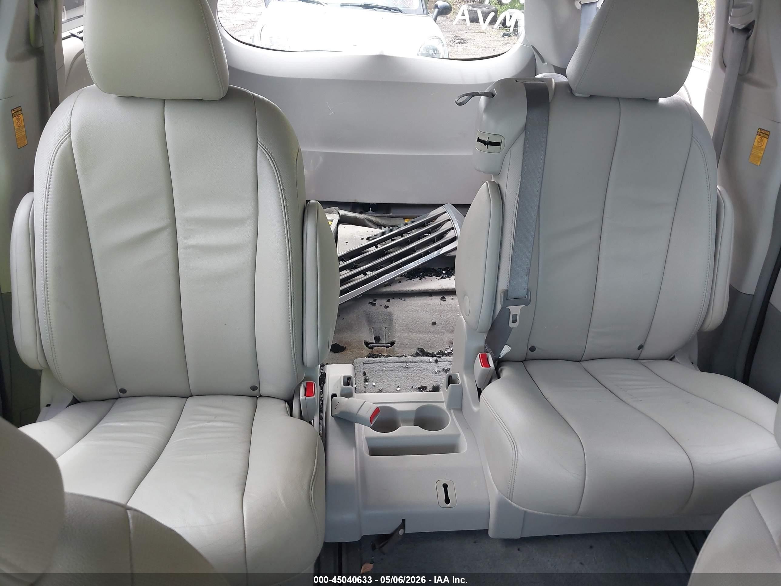 2014 Toyota Sienna Xle V6 8 Passenger Gray vin: 5TDYK3DC2ES414257