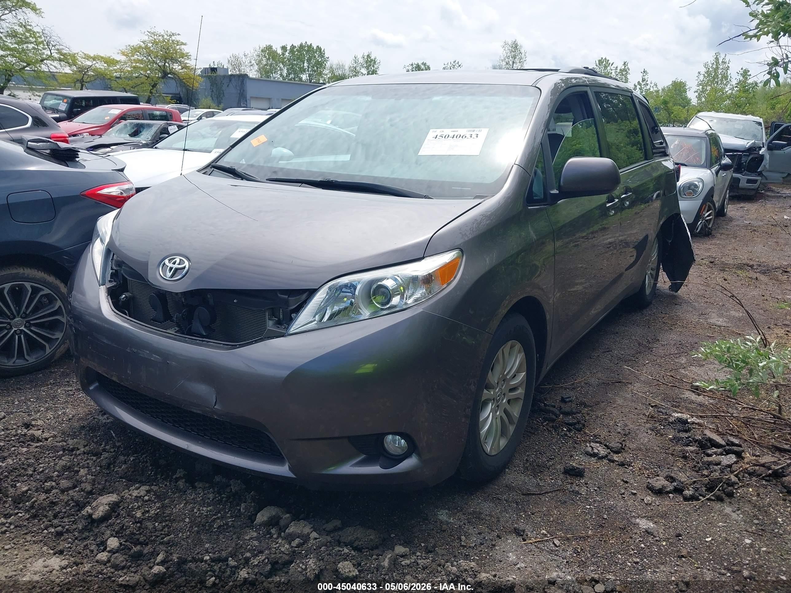 2014 Toyota Sienna Xle V6 8 Passenger Gray vin: 5TDYK3DC2ES414257