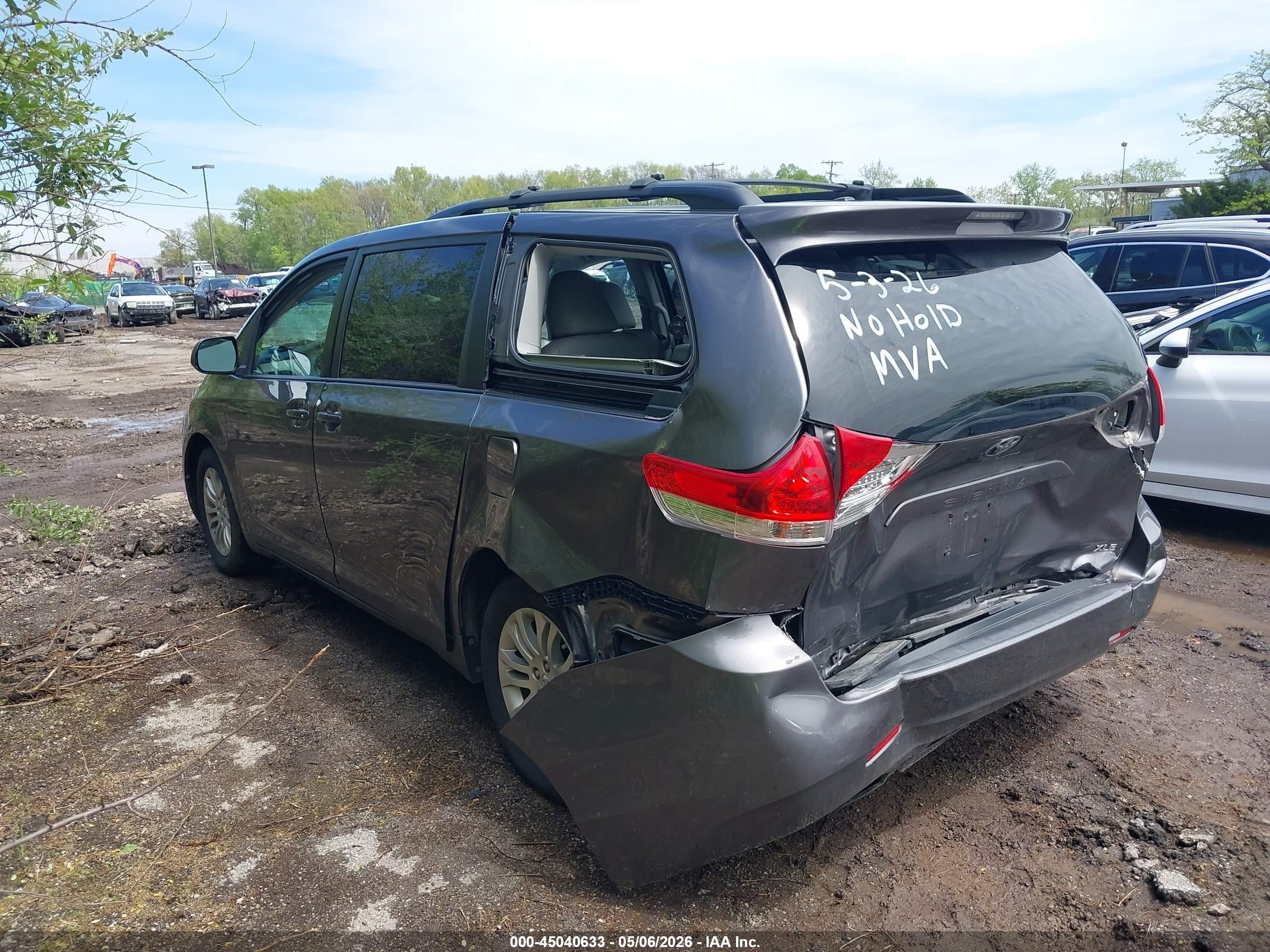 2014 Toyota Sienna Xle V6 8 Passenger Gray vin: 5TDYK3DC2ES414257