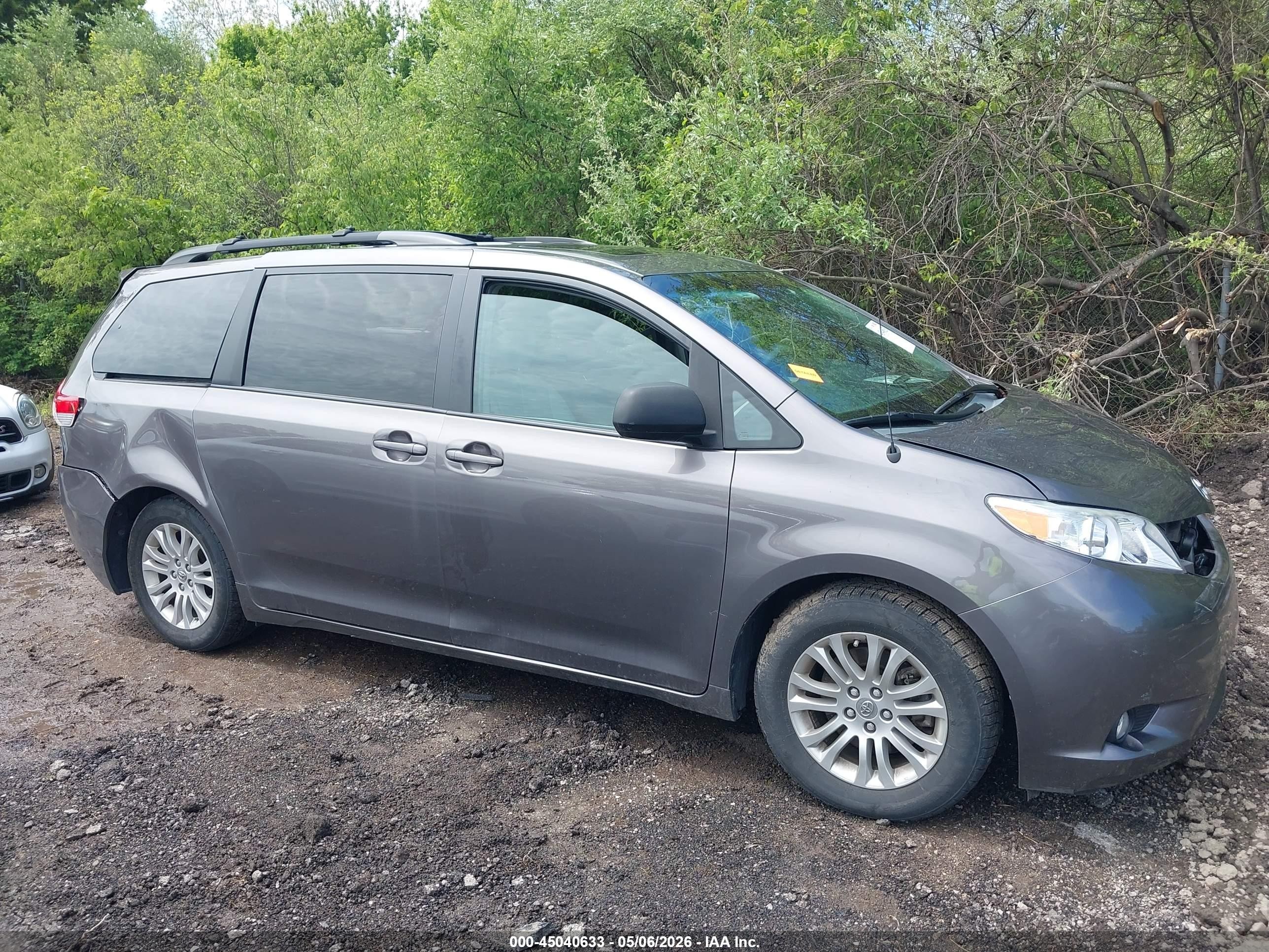 2014 Toyota Sienna Xle V6 8 Passenger Gray vin: 5TDYK3DC2ES414257