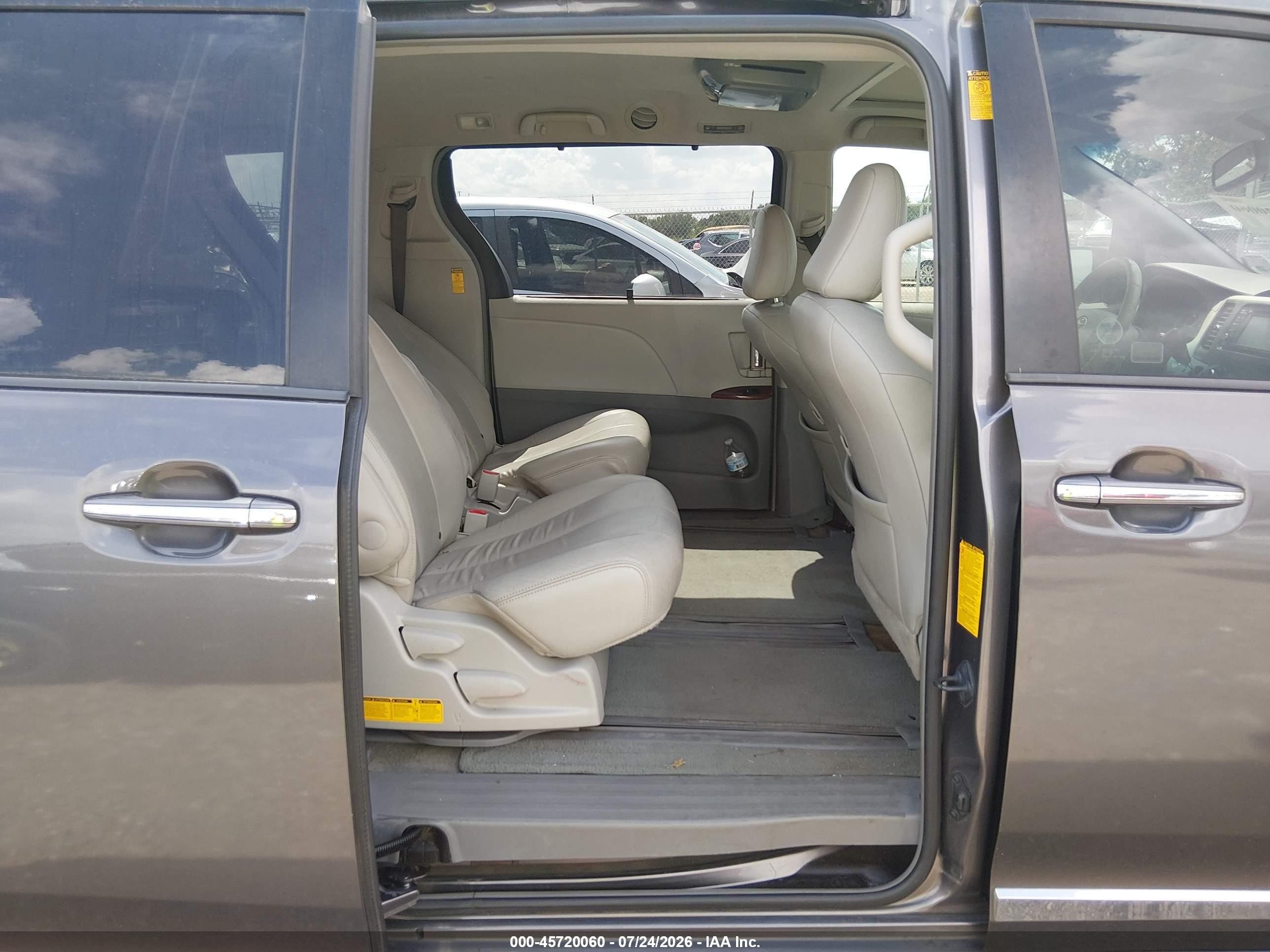 2014 Toyota Sienna Xle V6 8 Passenger Gray vin: 5TDYK3DC2ES426859