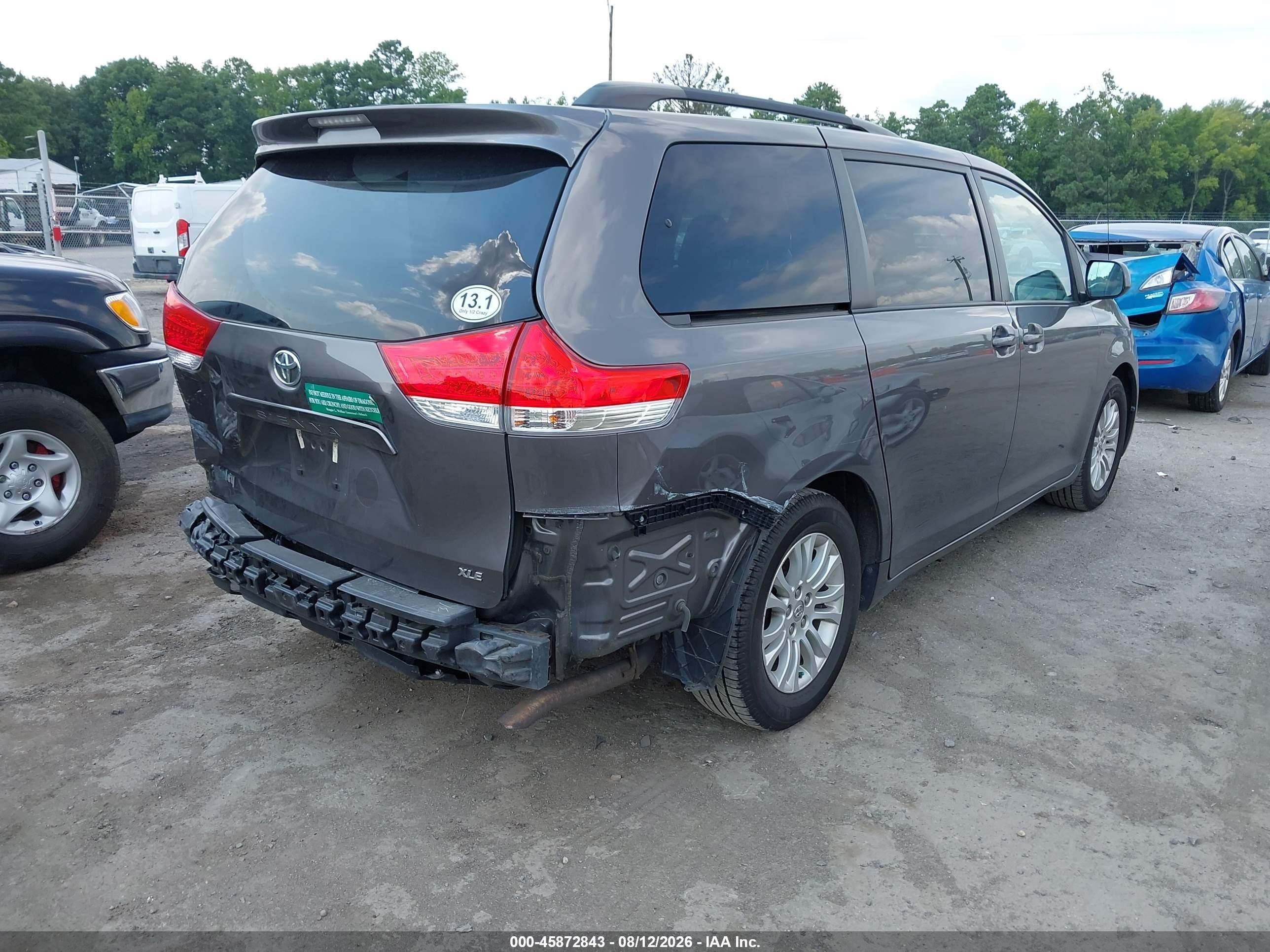 2014 Toyota Sienna Xle V6 8 Passenger Gray vin: 5TDYK3DC2ES438090