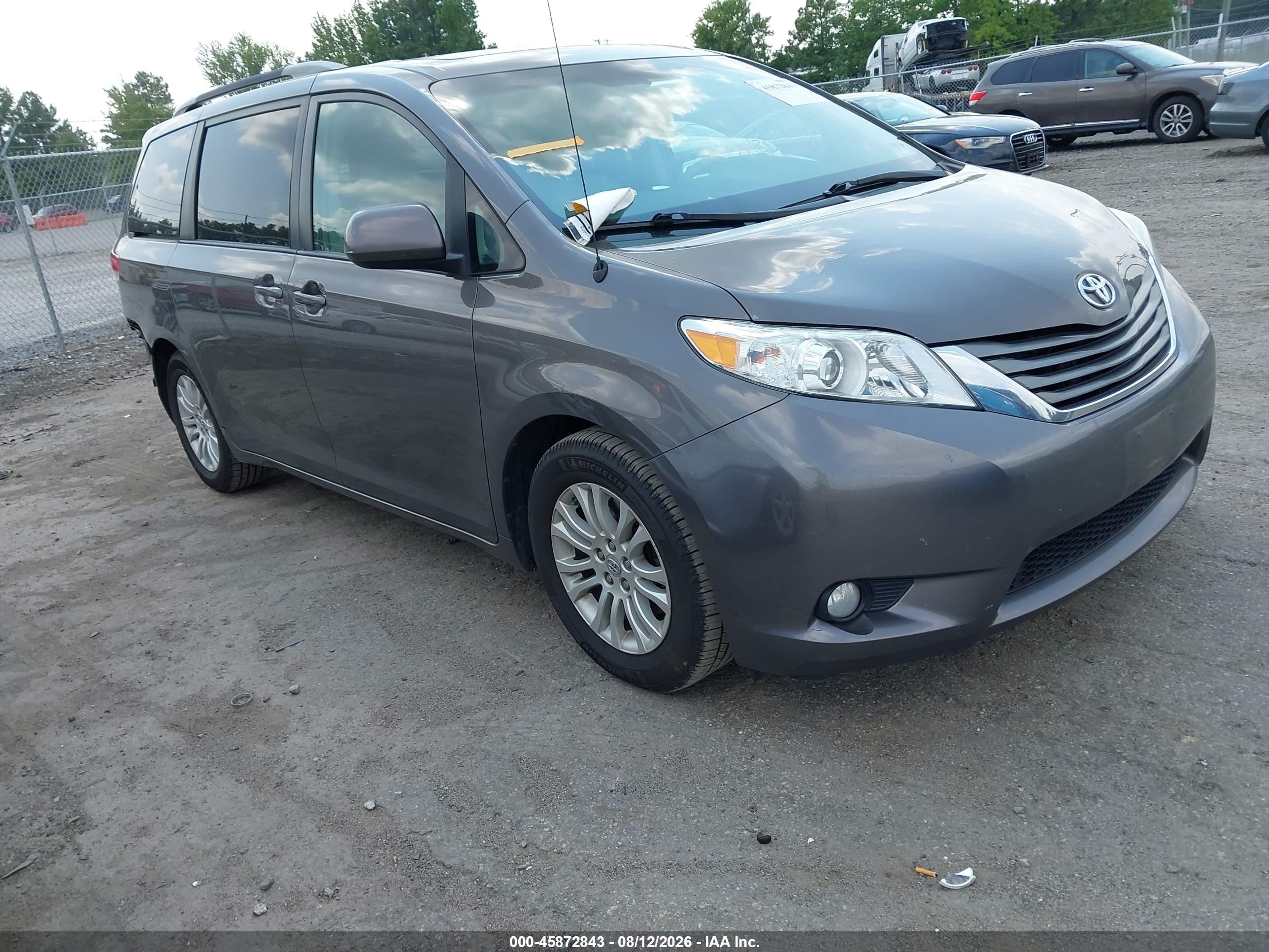 2014 Toyota Sienna Xle V6 8 Passenger Gray vin: 5TDYK3DC2ES438090