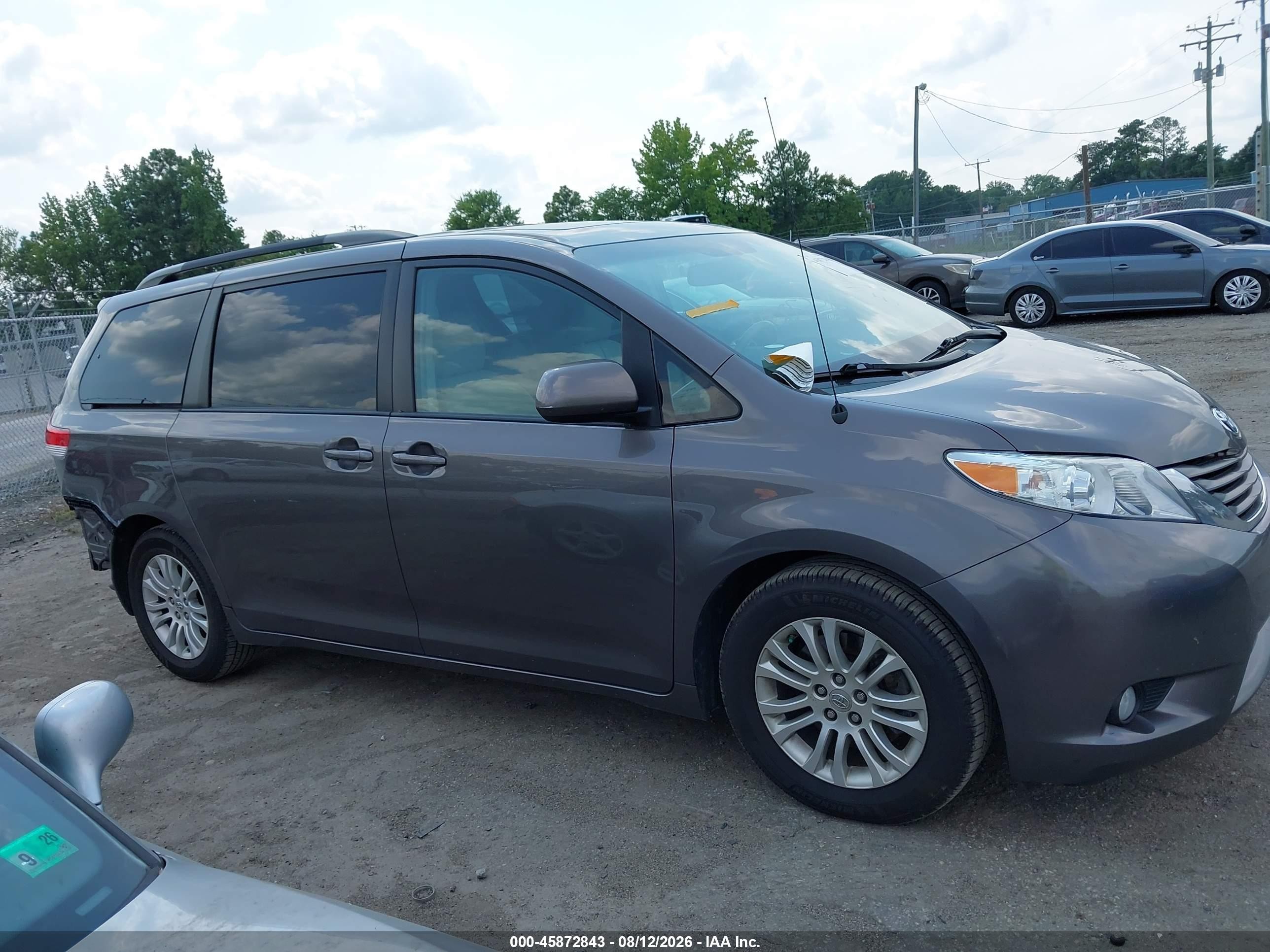 2014 Toyota Sienna Xle V6 8 Passenger Gray vin: 5TDYK3DC2ES438090