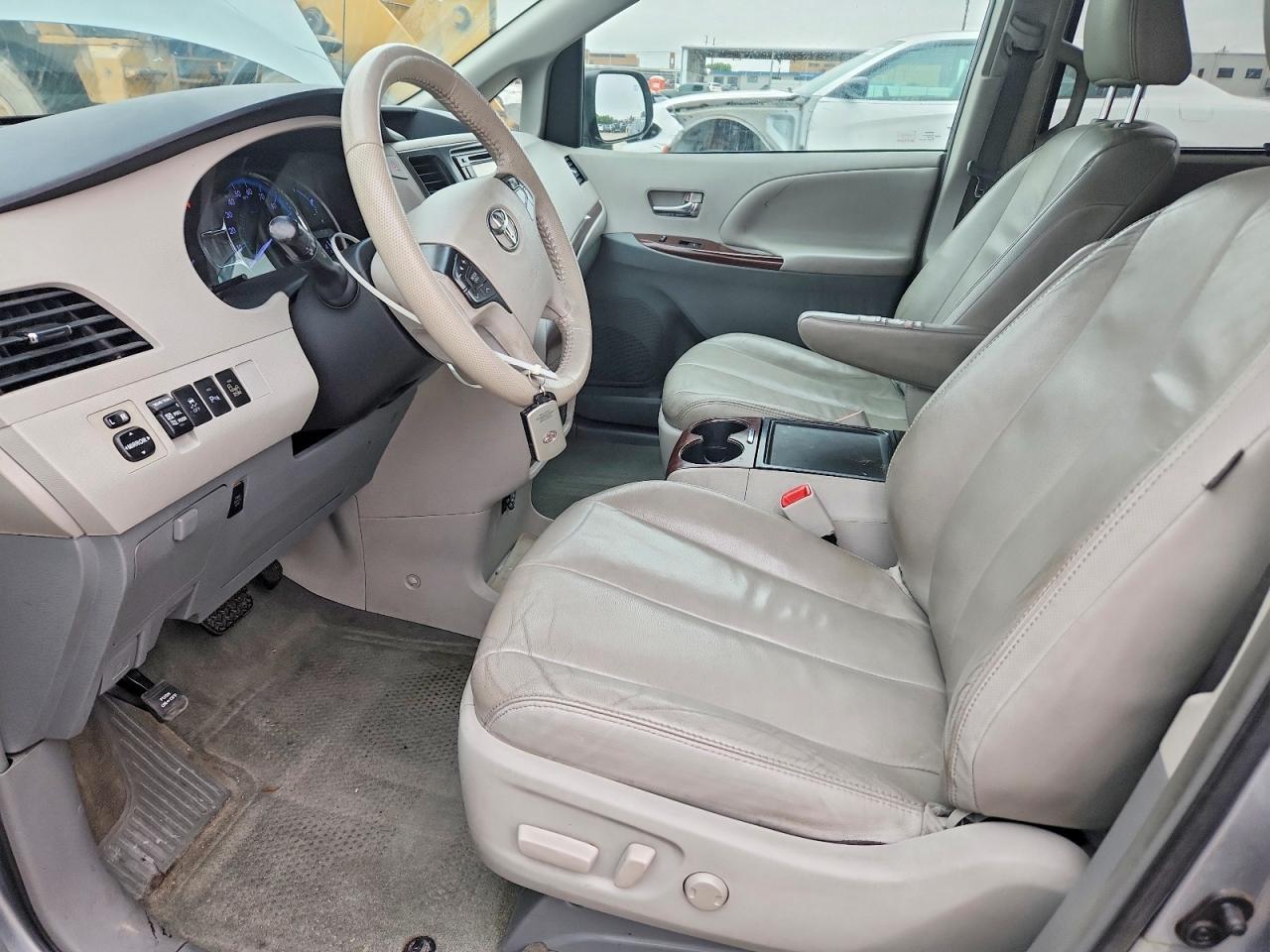 2014 Toyota Sienna Xle 8-passenger Gray vin: 5TDYK3DC2ES442222