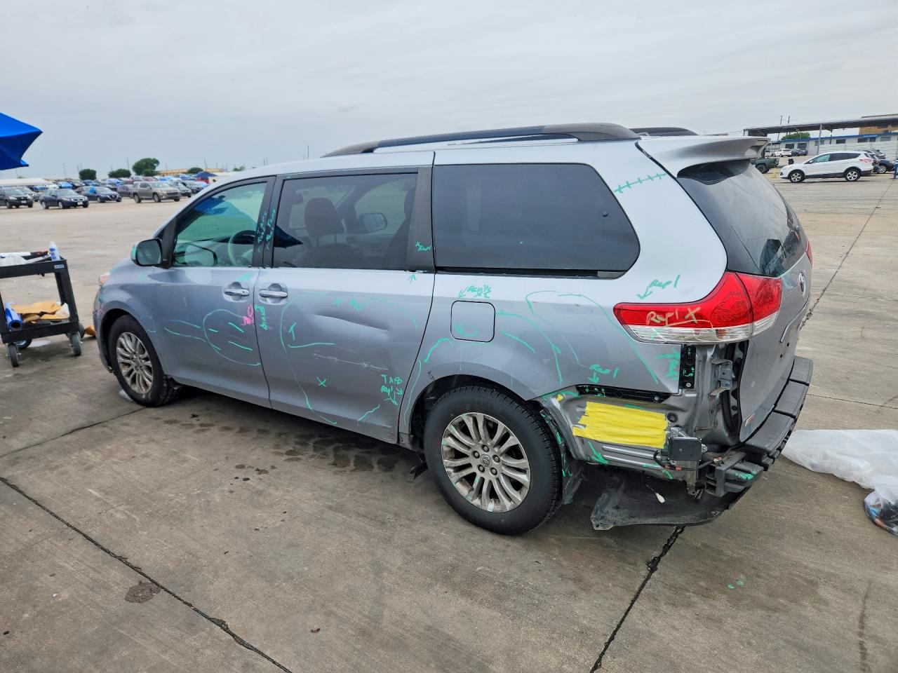 2014 Toyota Sienna Xle 8-passenger Gray vin: 5TDYK3DC2ES442222