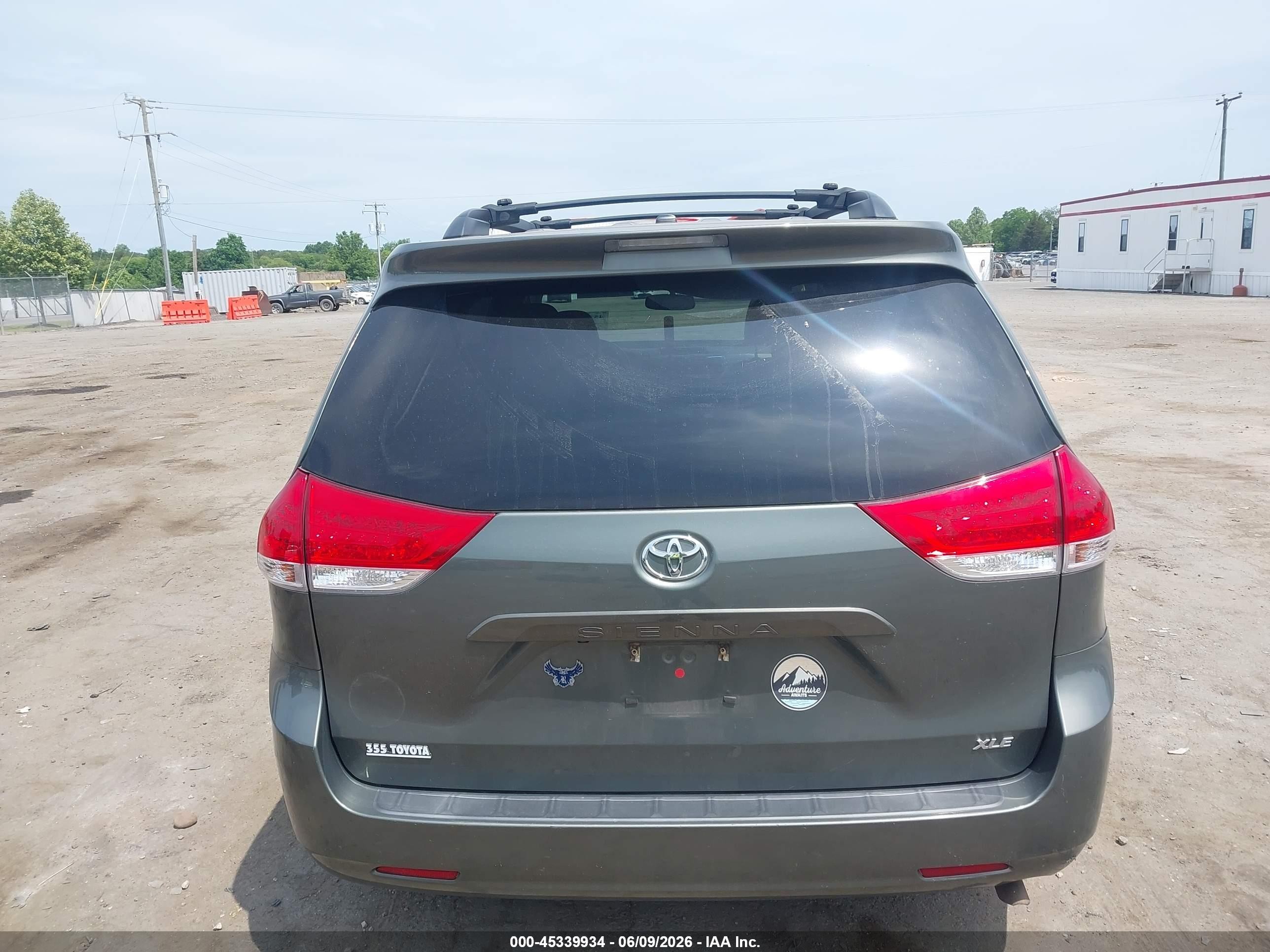 2014 Toyota Sienna Xle V6 8 Passenger Green vin: 5TDYK3DC2ES459649