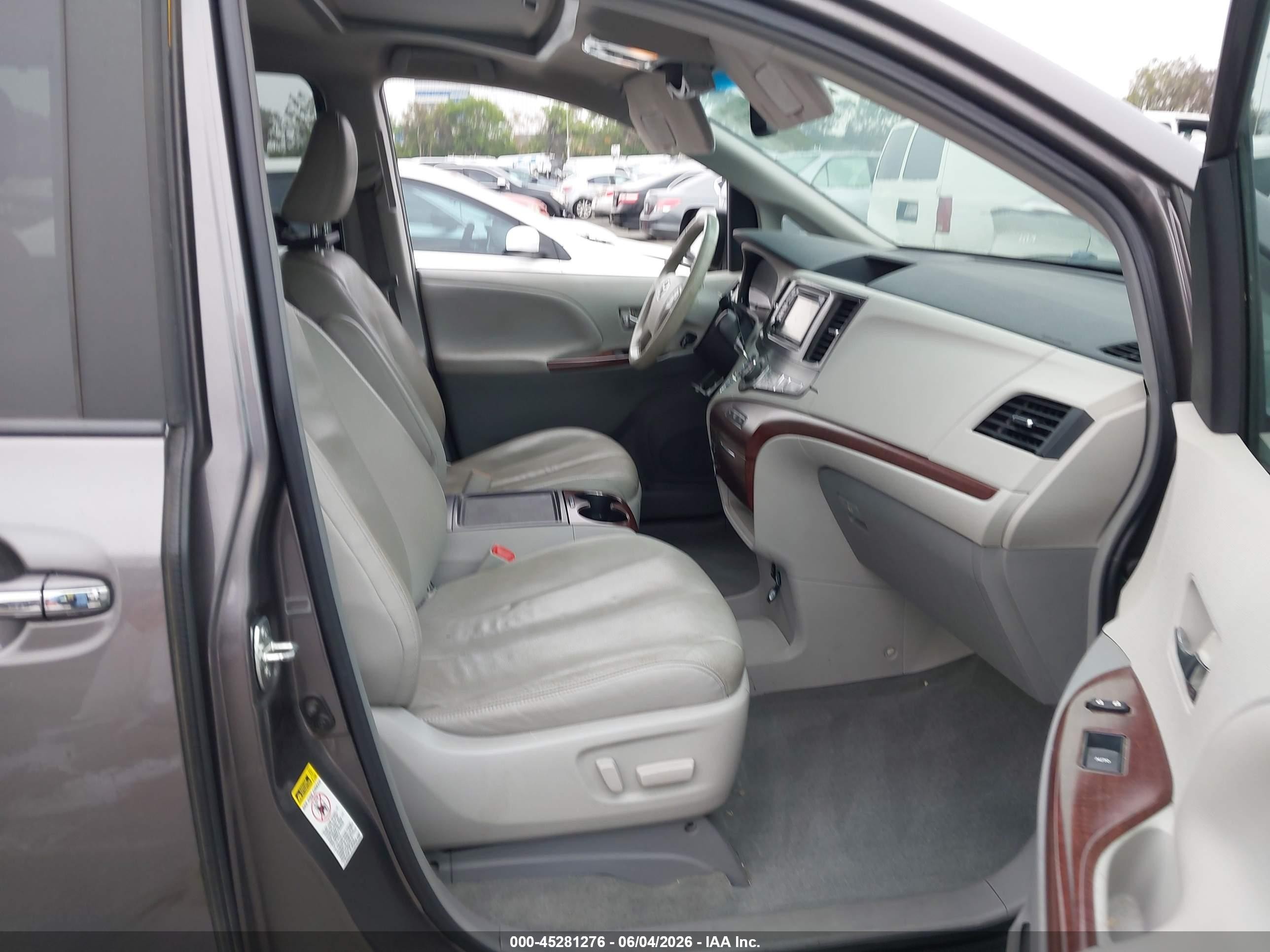 2014 Toyota Sienna Xle V6 8 Passenger Gray vin: 5TDYK3DC2ES464480
