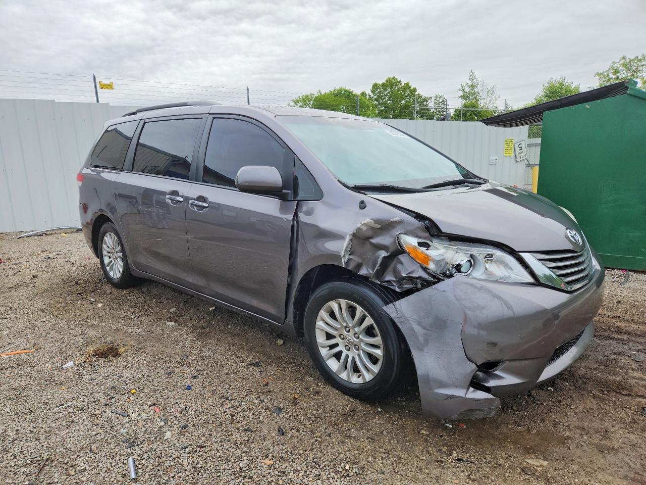 2014 Toyota Sienna Xle 8-passenger Gray vin: 5TDYK3DC2ES466830