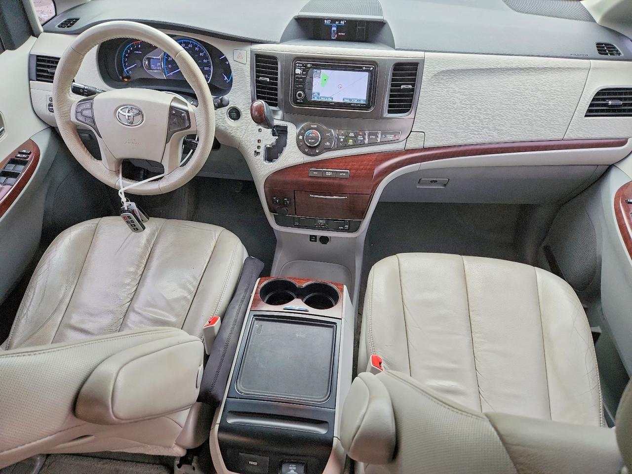 2014 Toyota Sienna Xle 8-passenger Gray vin: 5TDYK3DC2ES466830