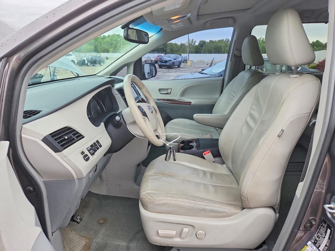 2014 Toyota Sienna Xle 8-passenger Gray vin: 5TDYK3DC2ES466830