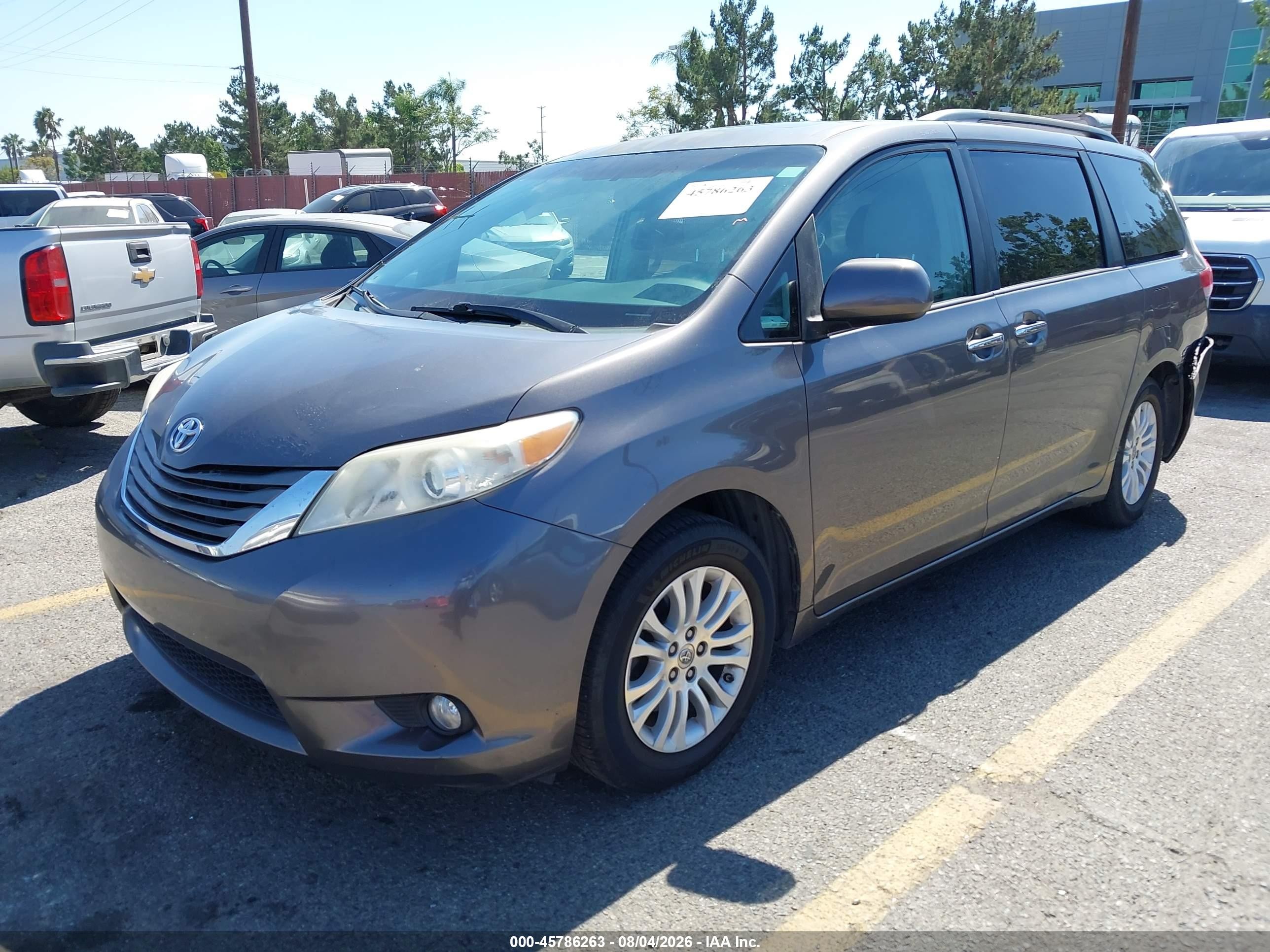 2014 Toyota Sienna Xle V6 8 Passenger Коричневый vin: 5TDYK3DC2ES468383