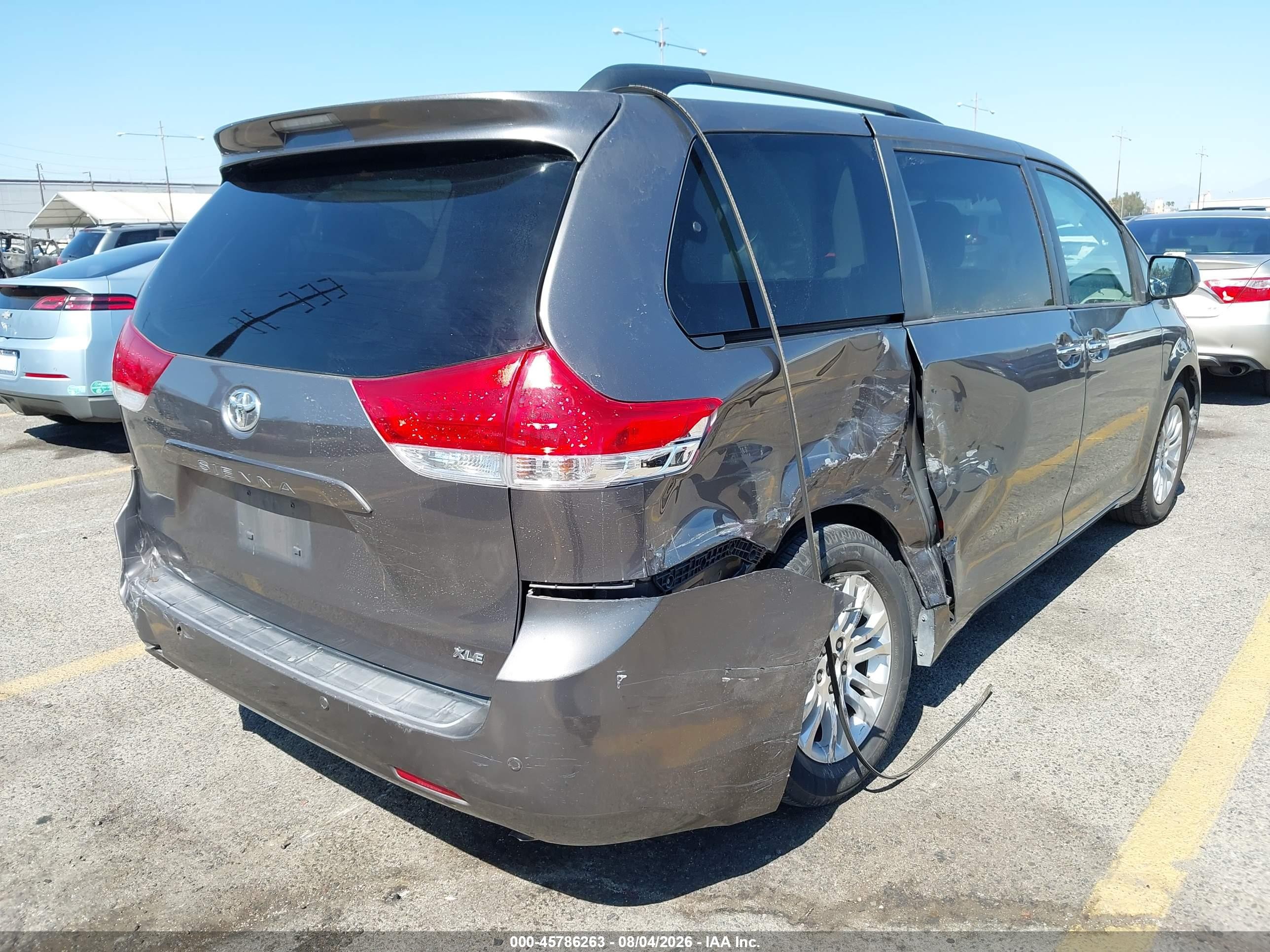 2014 Toyota Sienna Xle V6 8 Passenger Коричневый vin: 5TDYK3DC2ES468383