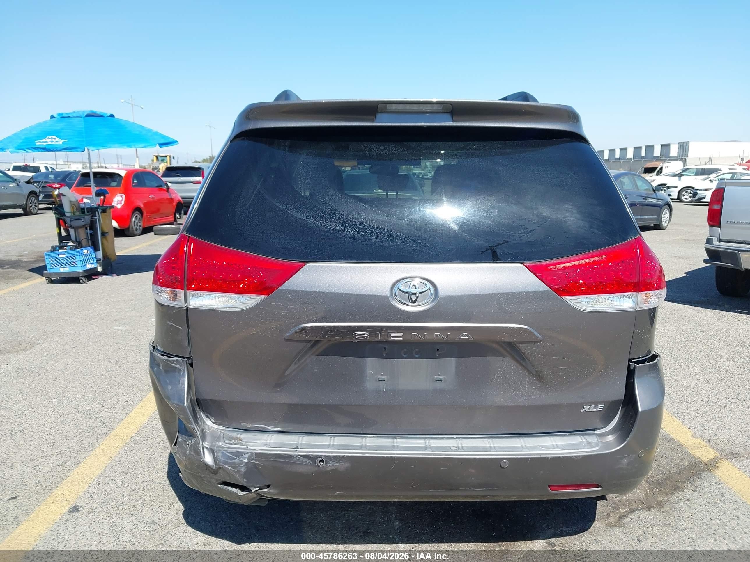 2014 Toyota Sienna Xle V6 8 Passenger Коричневый vin: 5TDYK3DC2ES468383