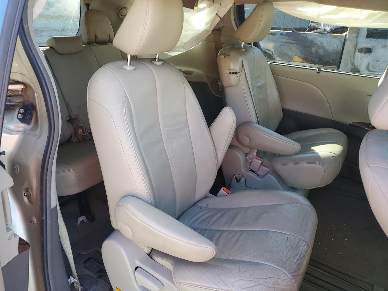 2014 Toyota Sienna Xle 8-passenger Tan vin: 5TDYK3DC2ES473888